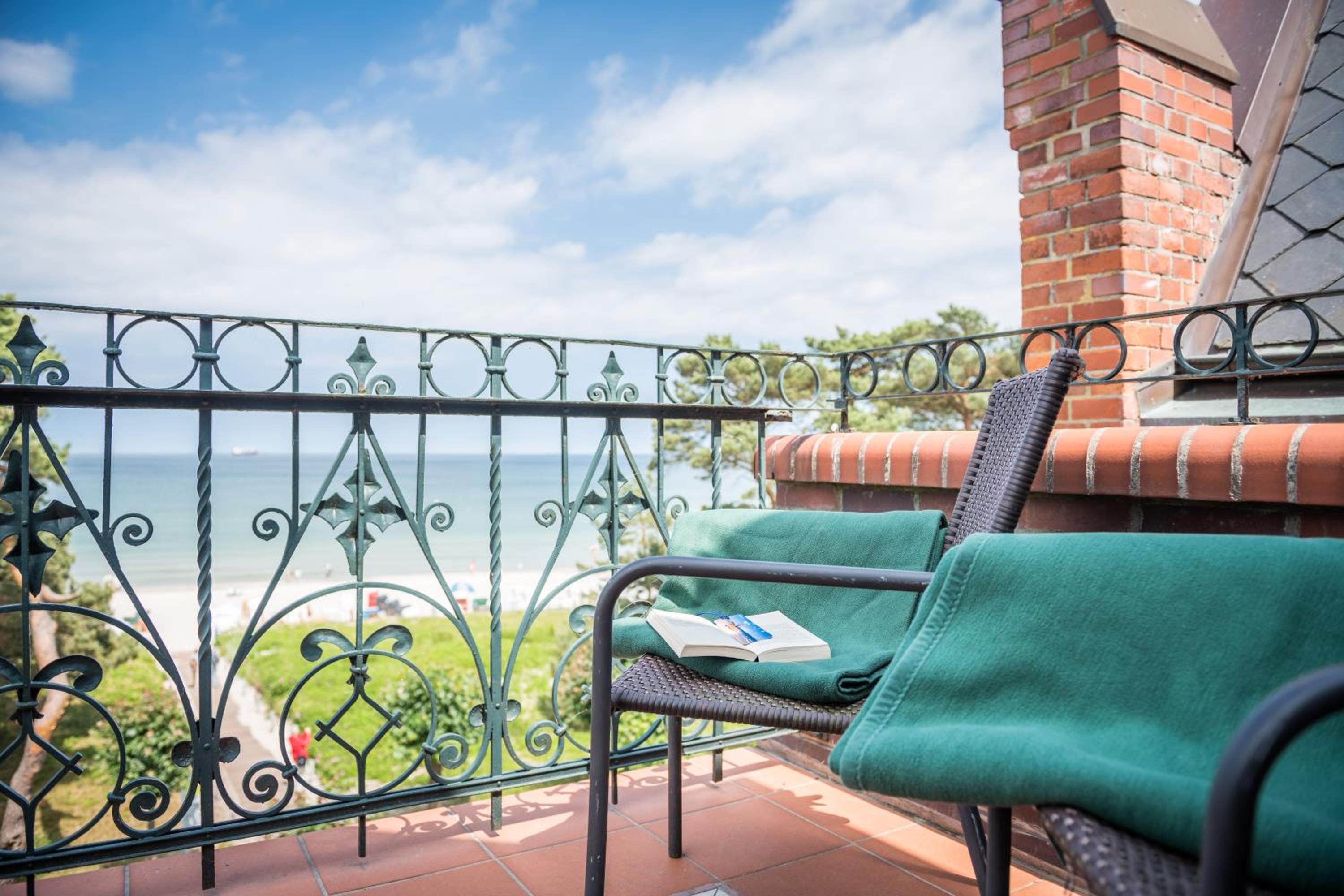 FeWo direkt am Strand mit Meerblick und Balkon,Villa Glückspilz, Binz