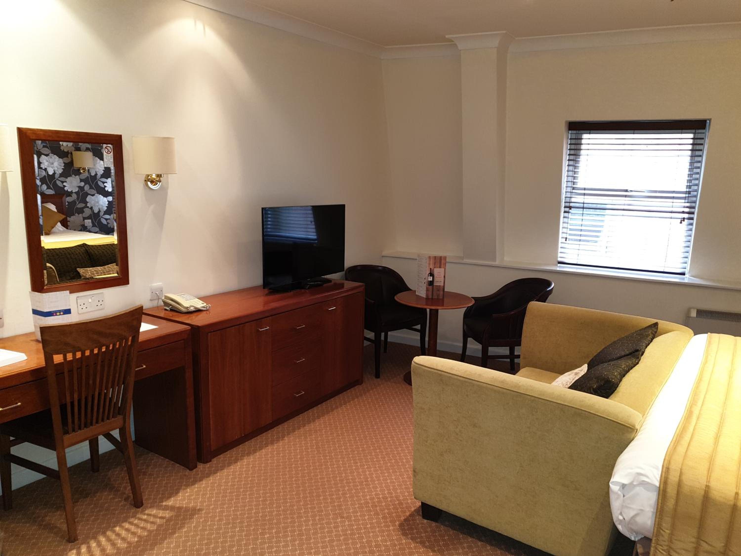 Basingstoke Vacations - Red Lion Hotel - Property Image 4