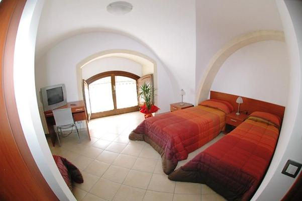 Photo 8