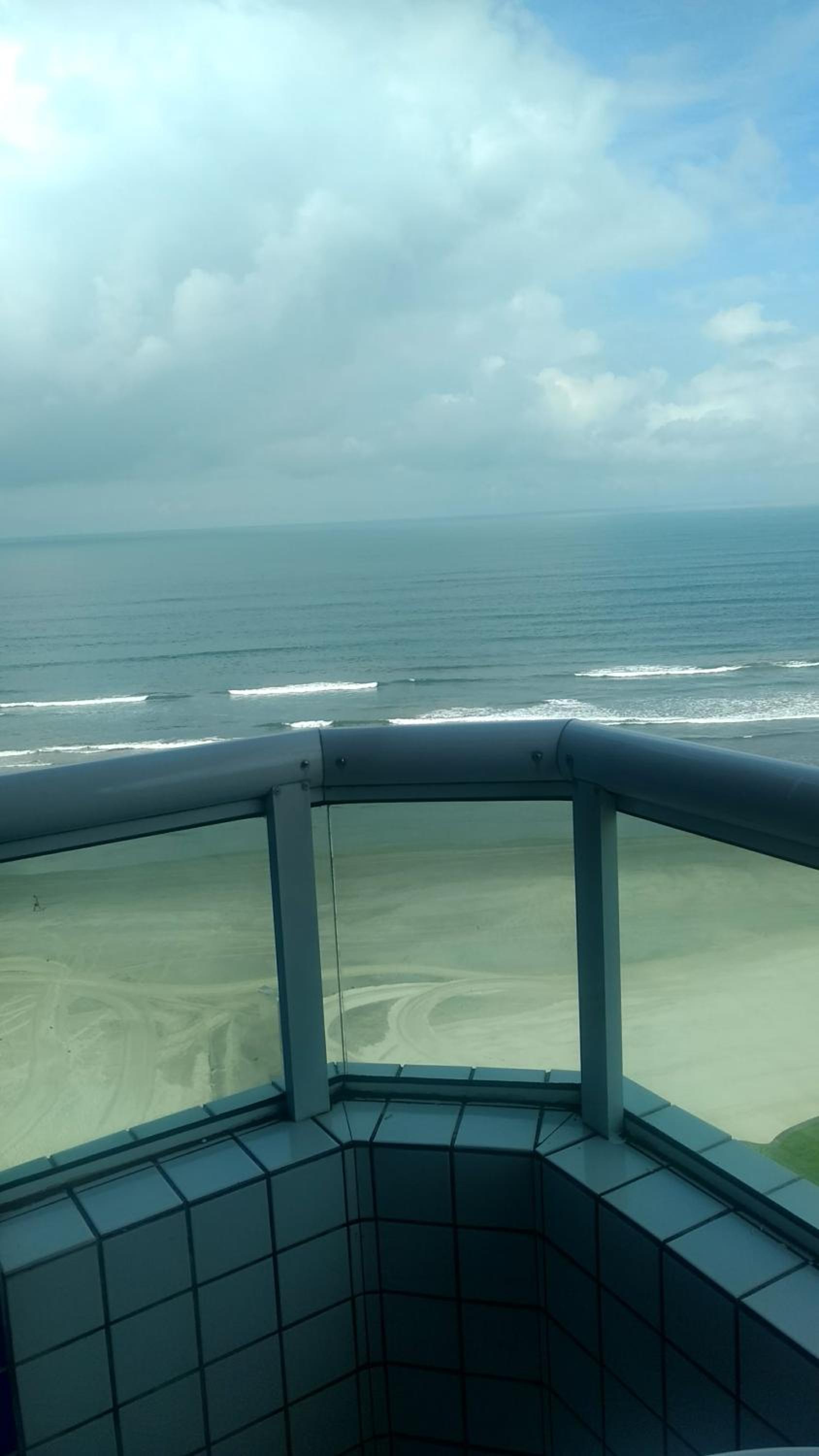 Belo apartamento com vistas para o mar - Pé na areia - Churrasqueira na varanda view 3