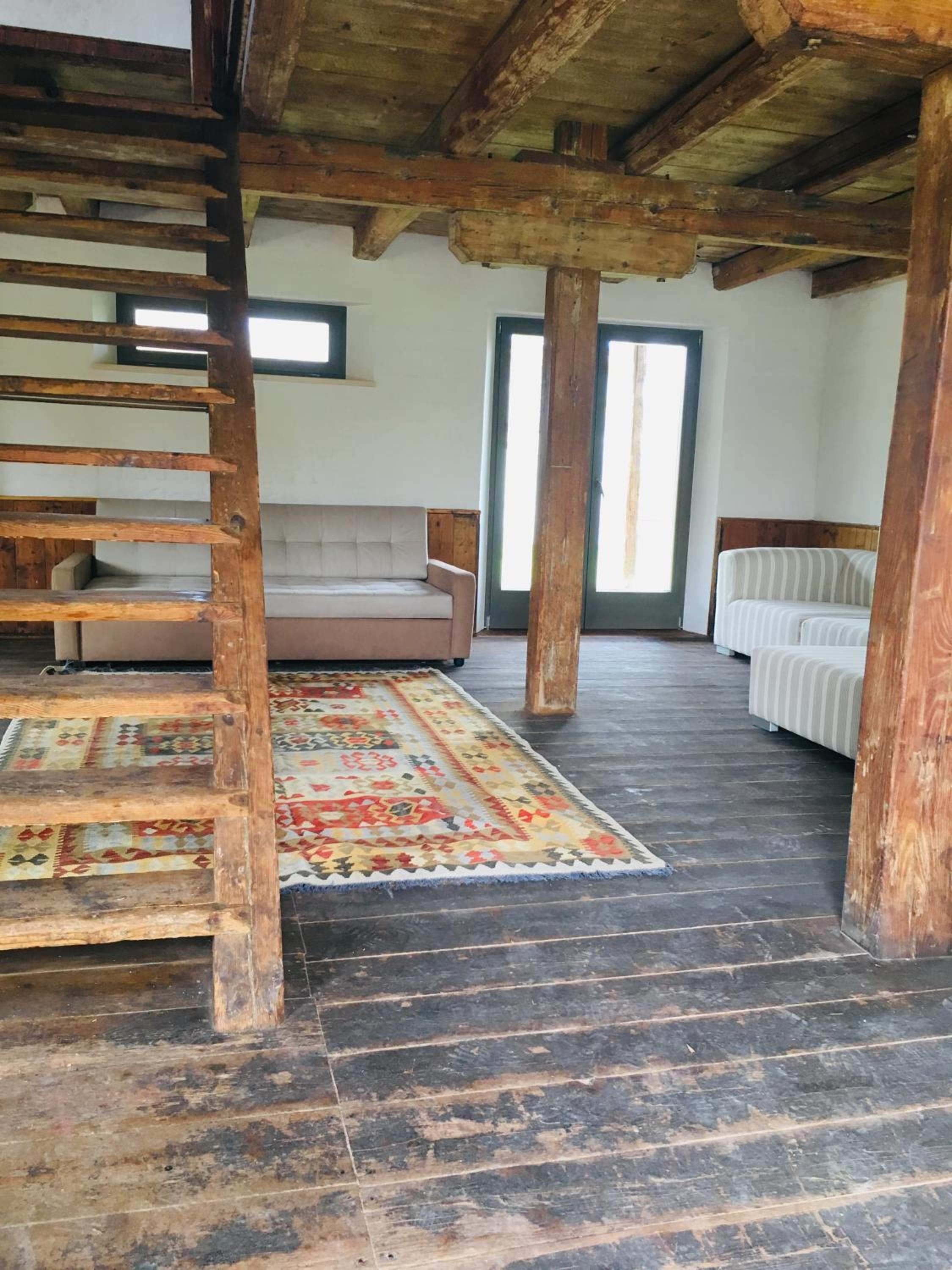 KÉSA BARN view 4