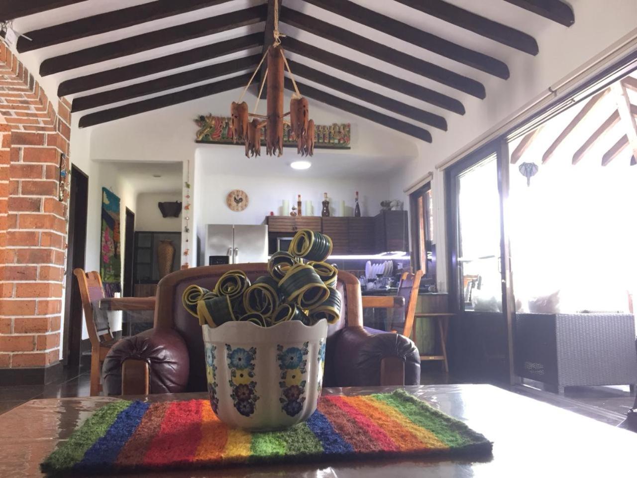 CASA CAMPESTRE MONTECARLO Guatapé- desayuno a pareja