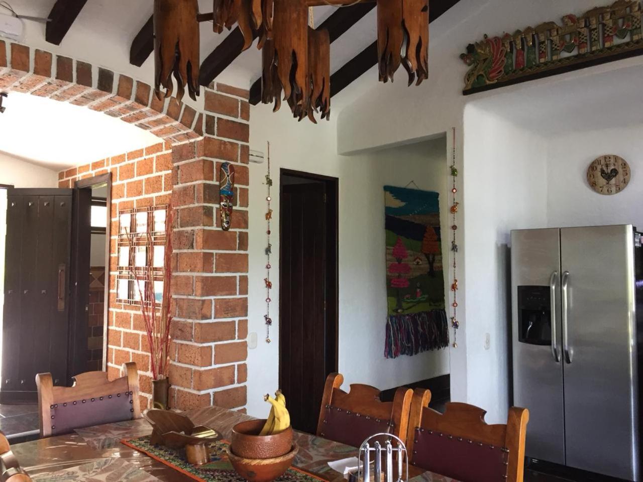 CASA CAMPESTRE MONTECARLO Guatapé- desayuno a pareja