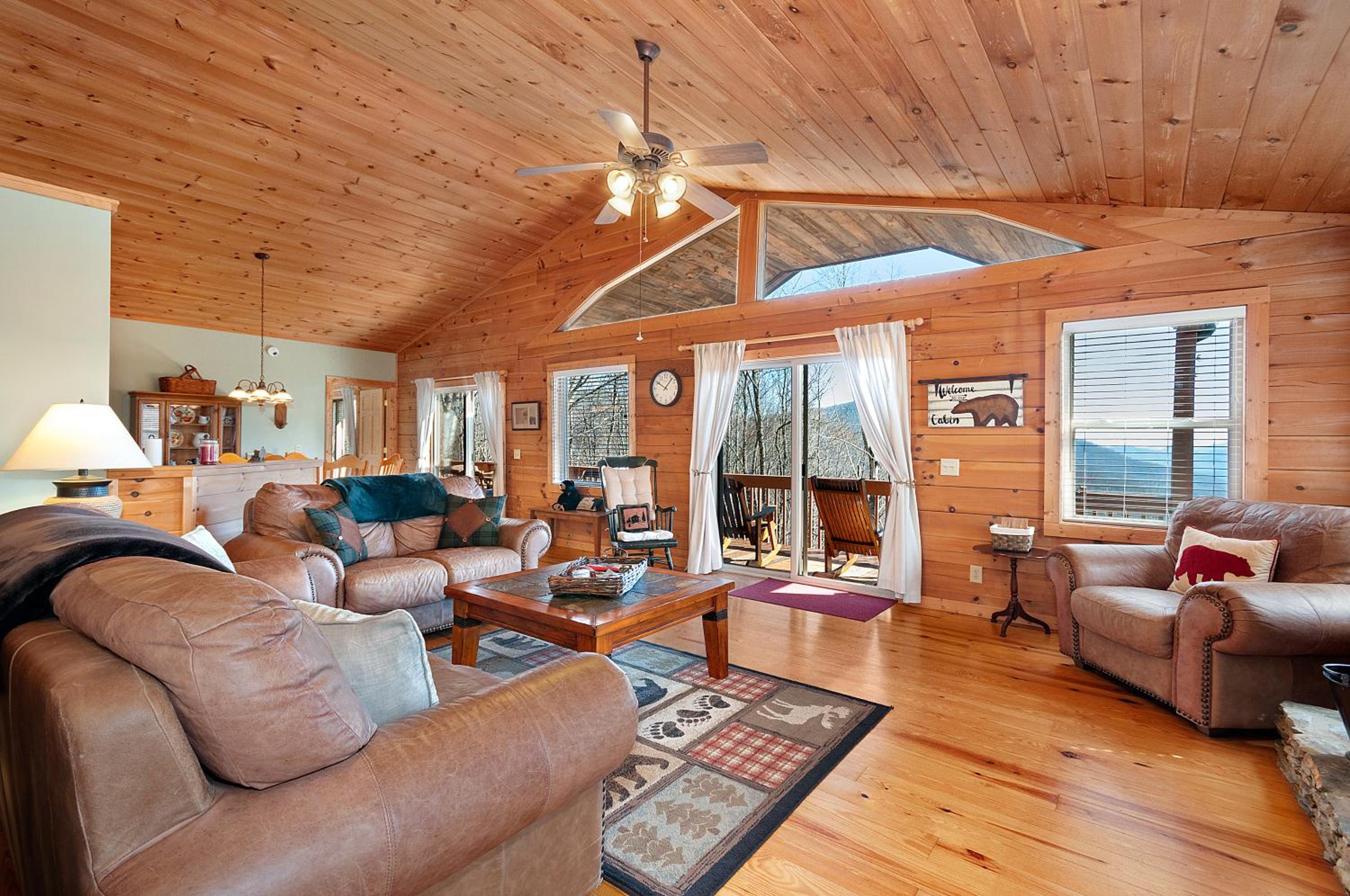 Ridgeview Cabin view 3