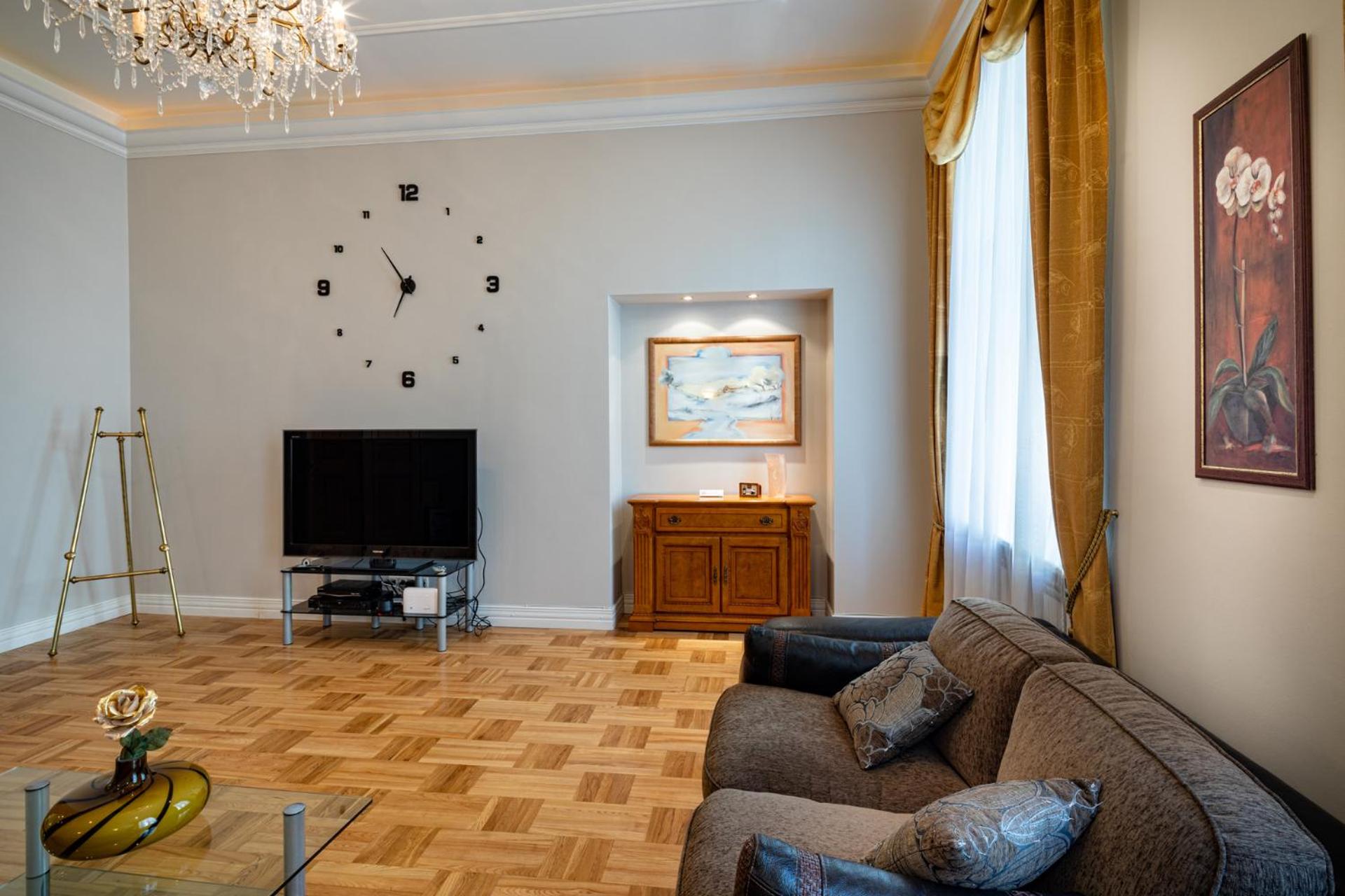 Old Riga 2 Bedroom Vecpilsetas Street Apartment view 4
