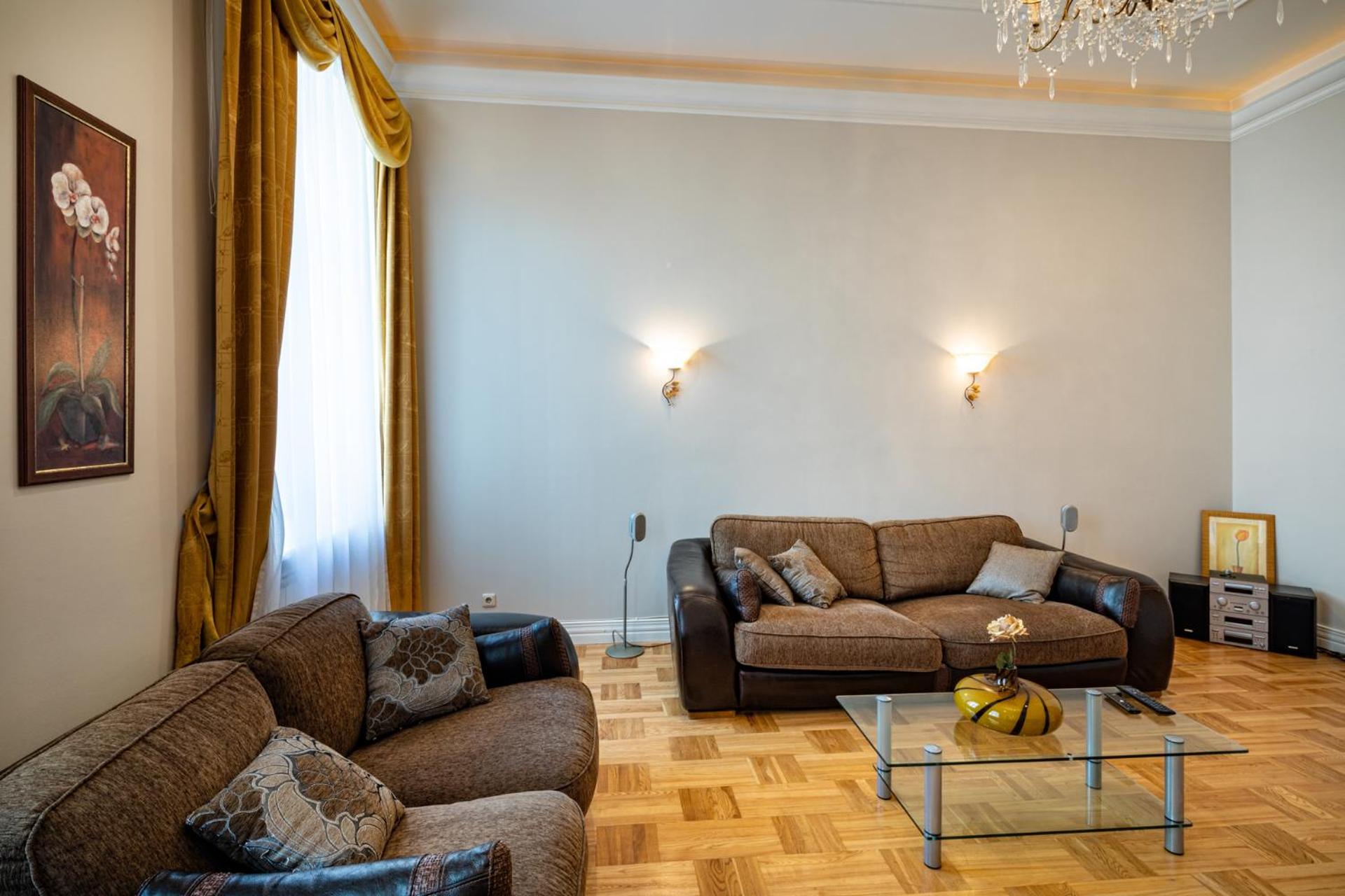 Old Riga 2 Bedroom Vecpilsetas Street Apartment view 3