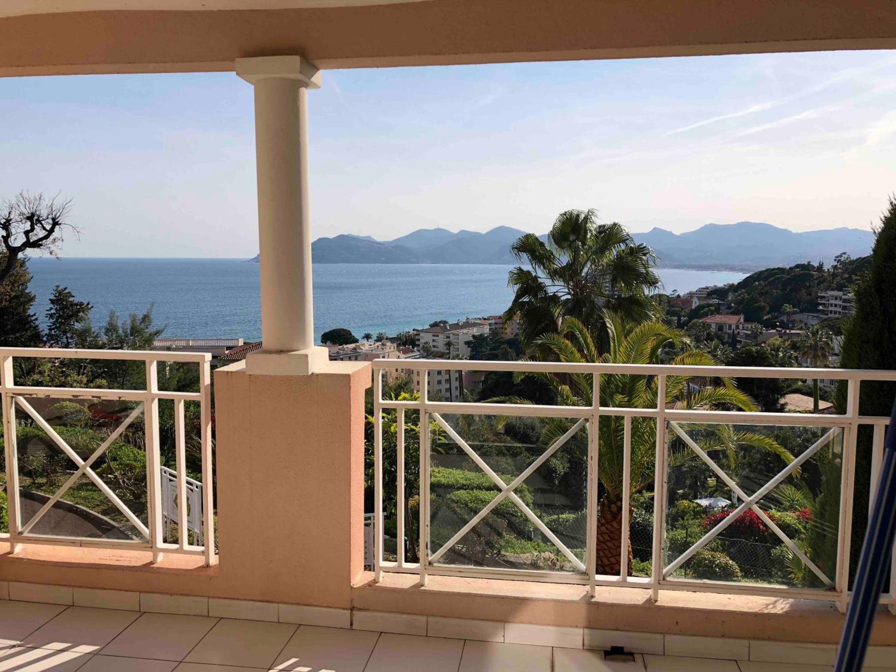 T2 superbe vue mer Cannes photo 3