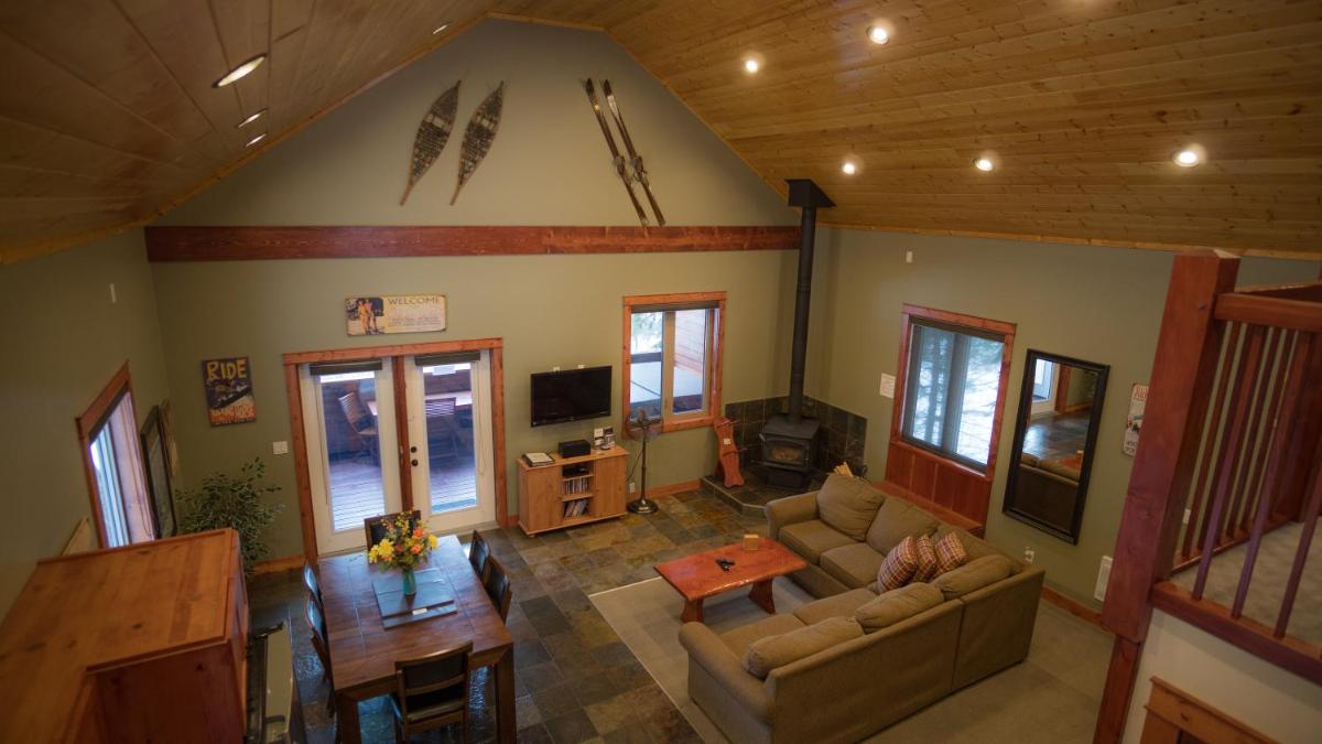 Golden Vacations - Cedar House Restaurant  Chalets - Property Image 51