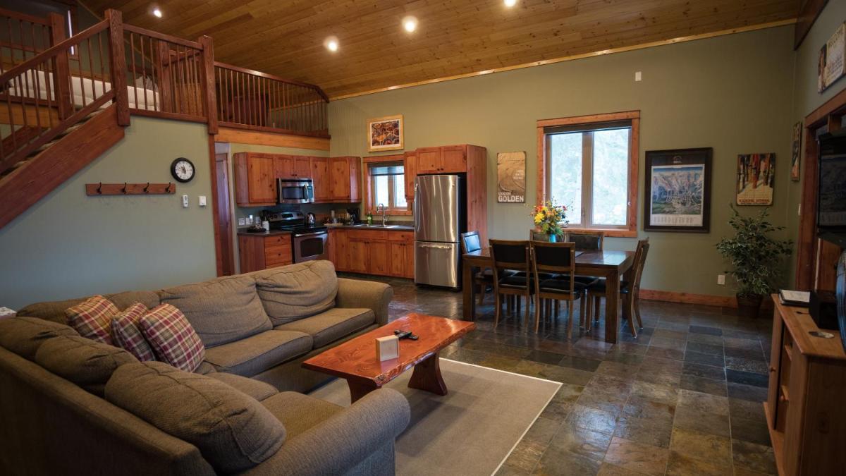 Golden Vacations - Cedar House Restaurant  Chalets - Property Image 63