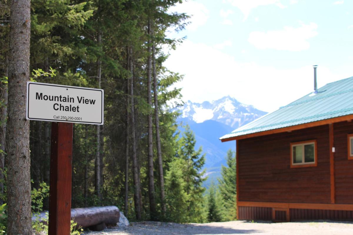 Golden Vacations - Cedar House Restaurant  Chalets - Property Image 19