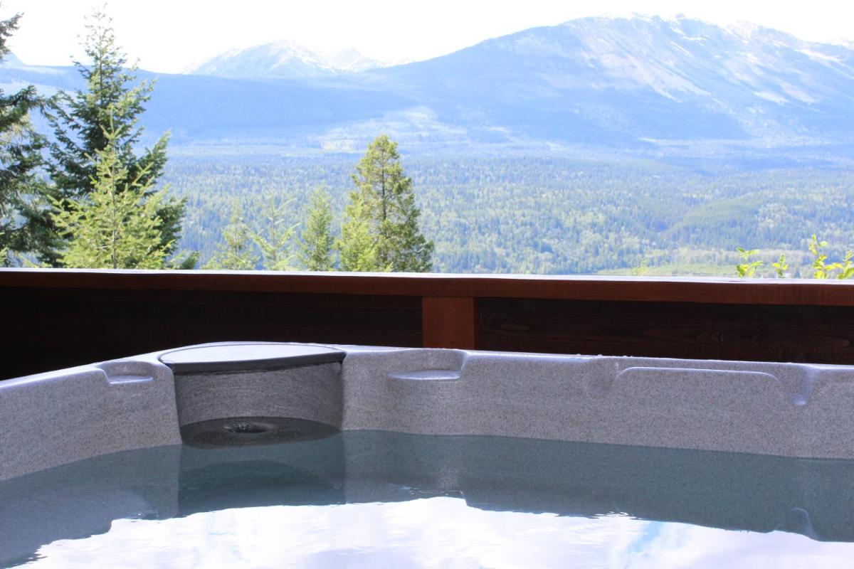 Golden Vacations - Cedar House Restaurant  Chalets - Property Image 21