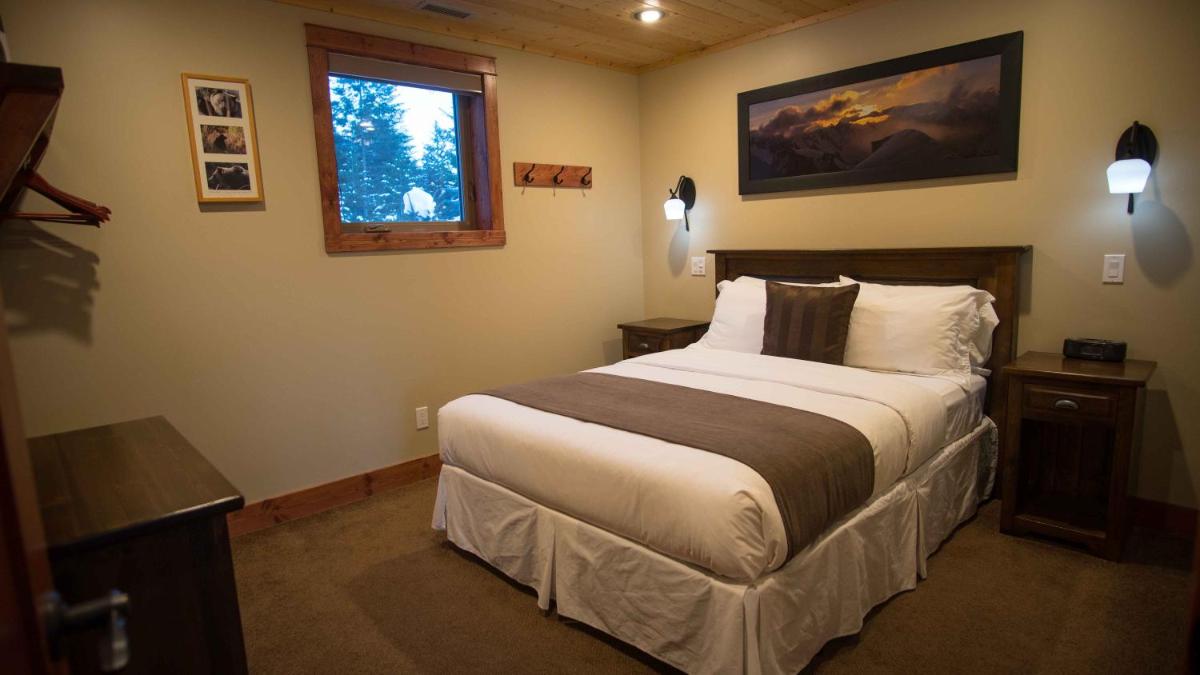 Golden Vacations - Cedar House Restaurant  Chalets - Property Image 74