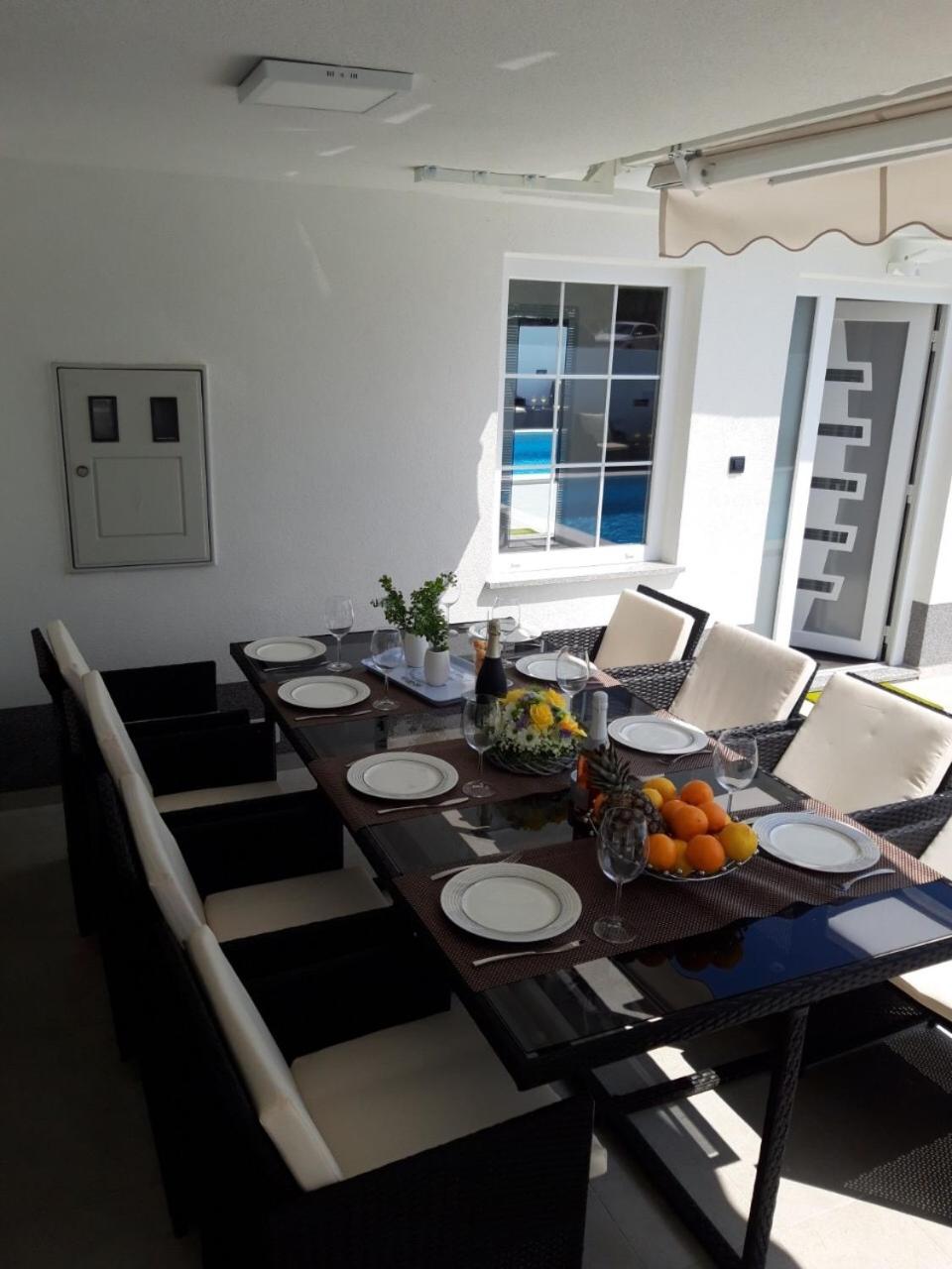 Villa Mare - with HEATED POOL view 3