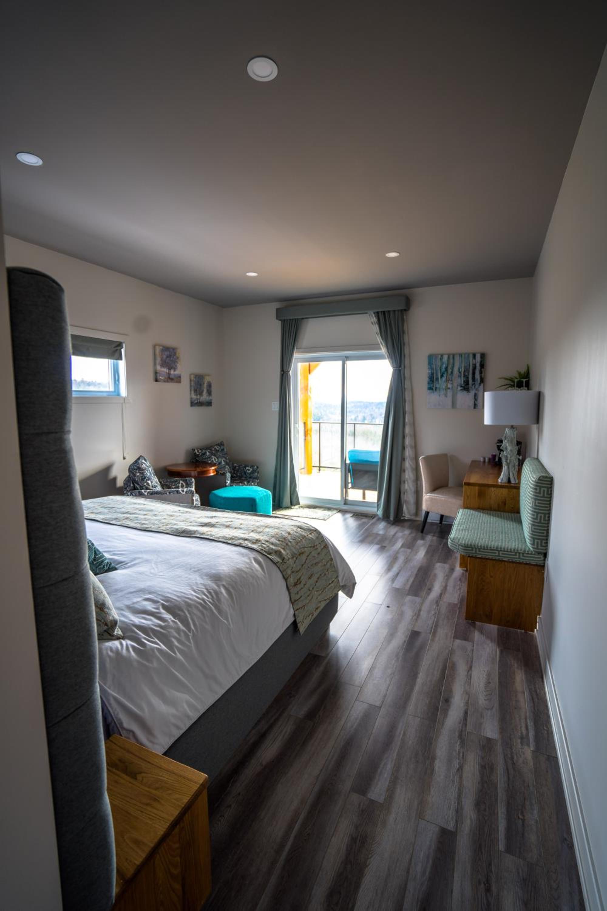 Le Bellevue Modern Lodge view 3