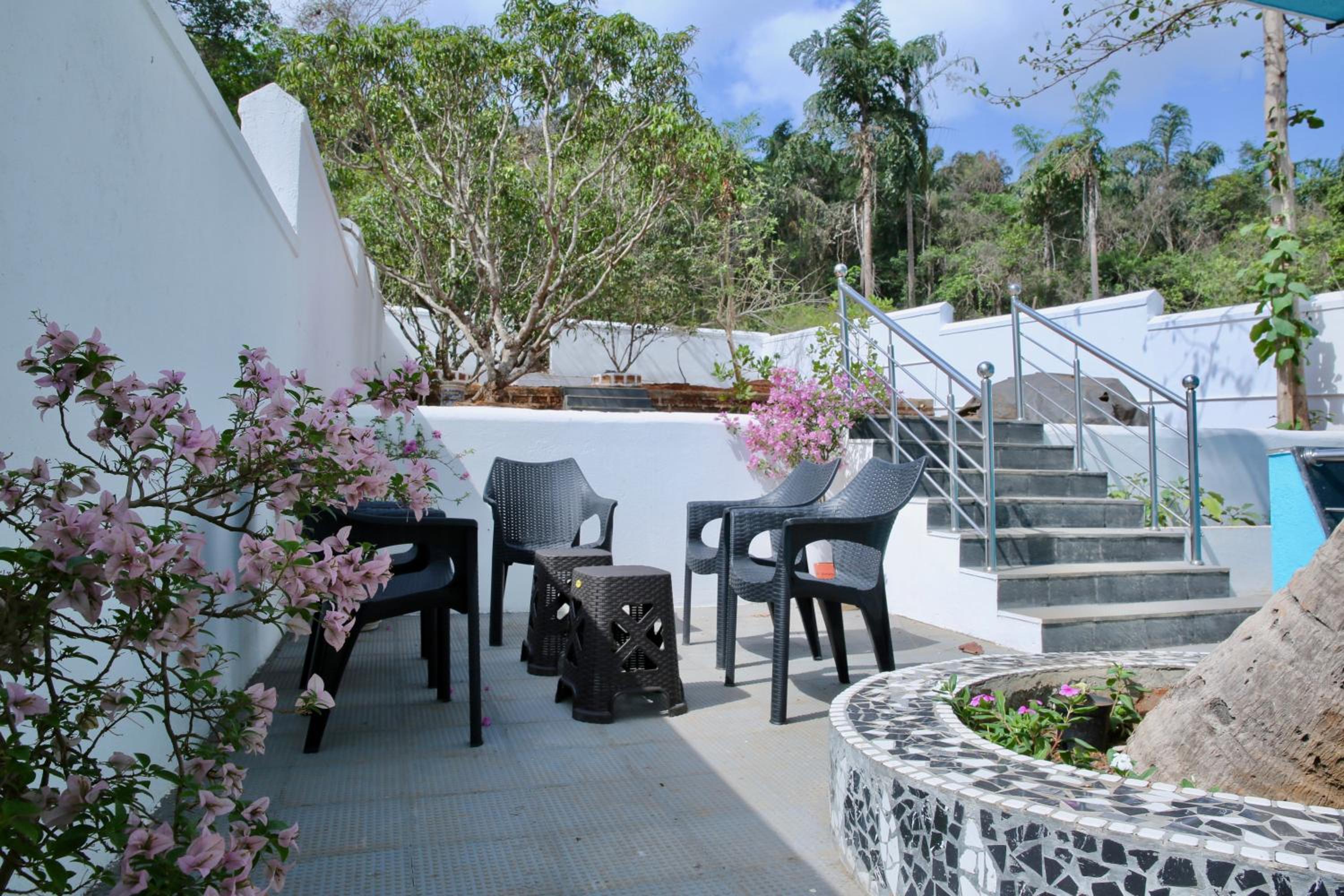 Lar Amorosa Studios view 3