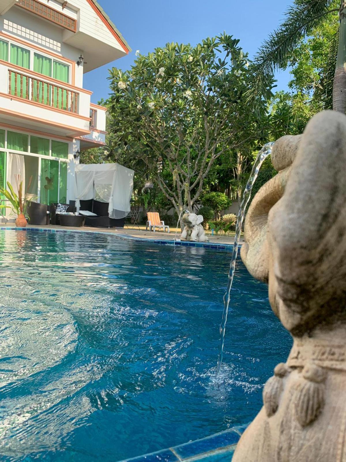 4 Bedroom Beachfront Pool House view 2