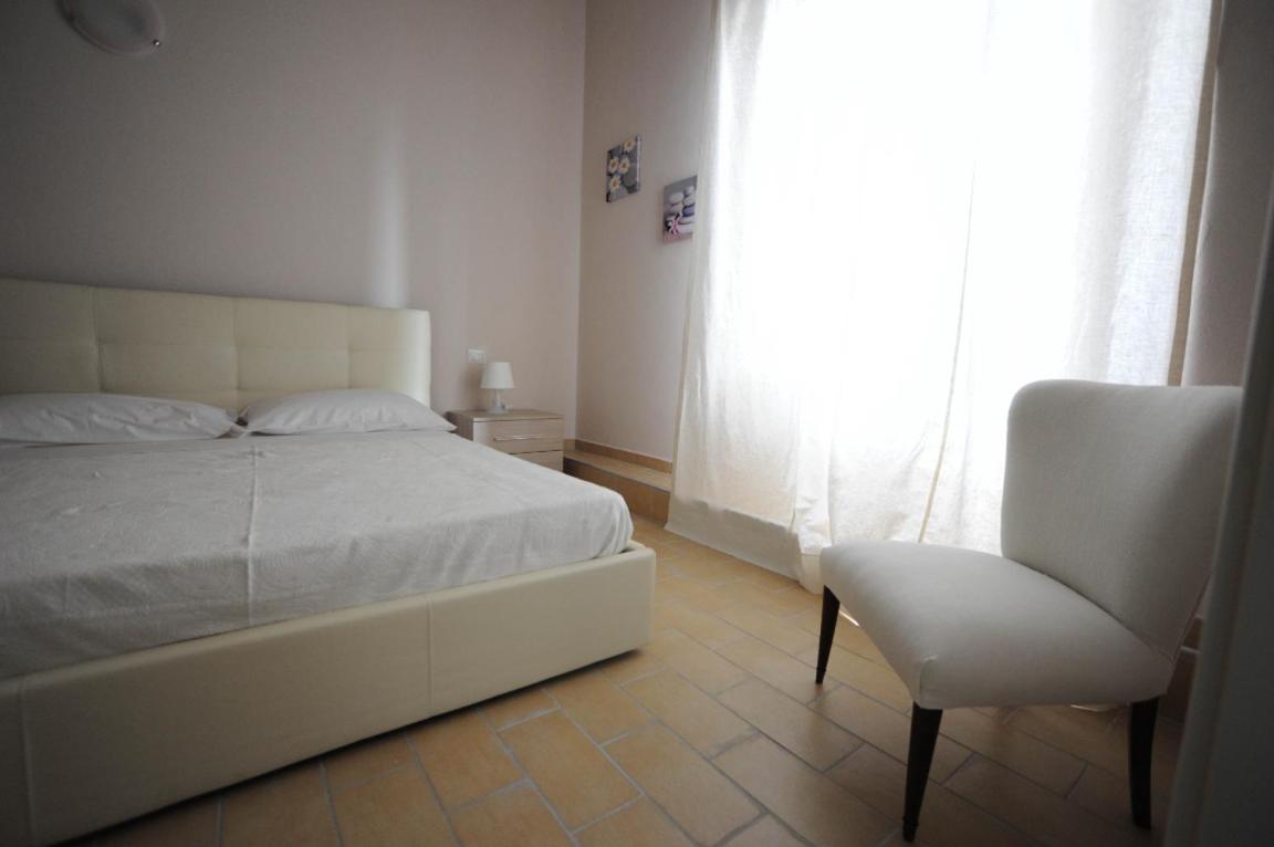 Photo 33