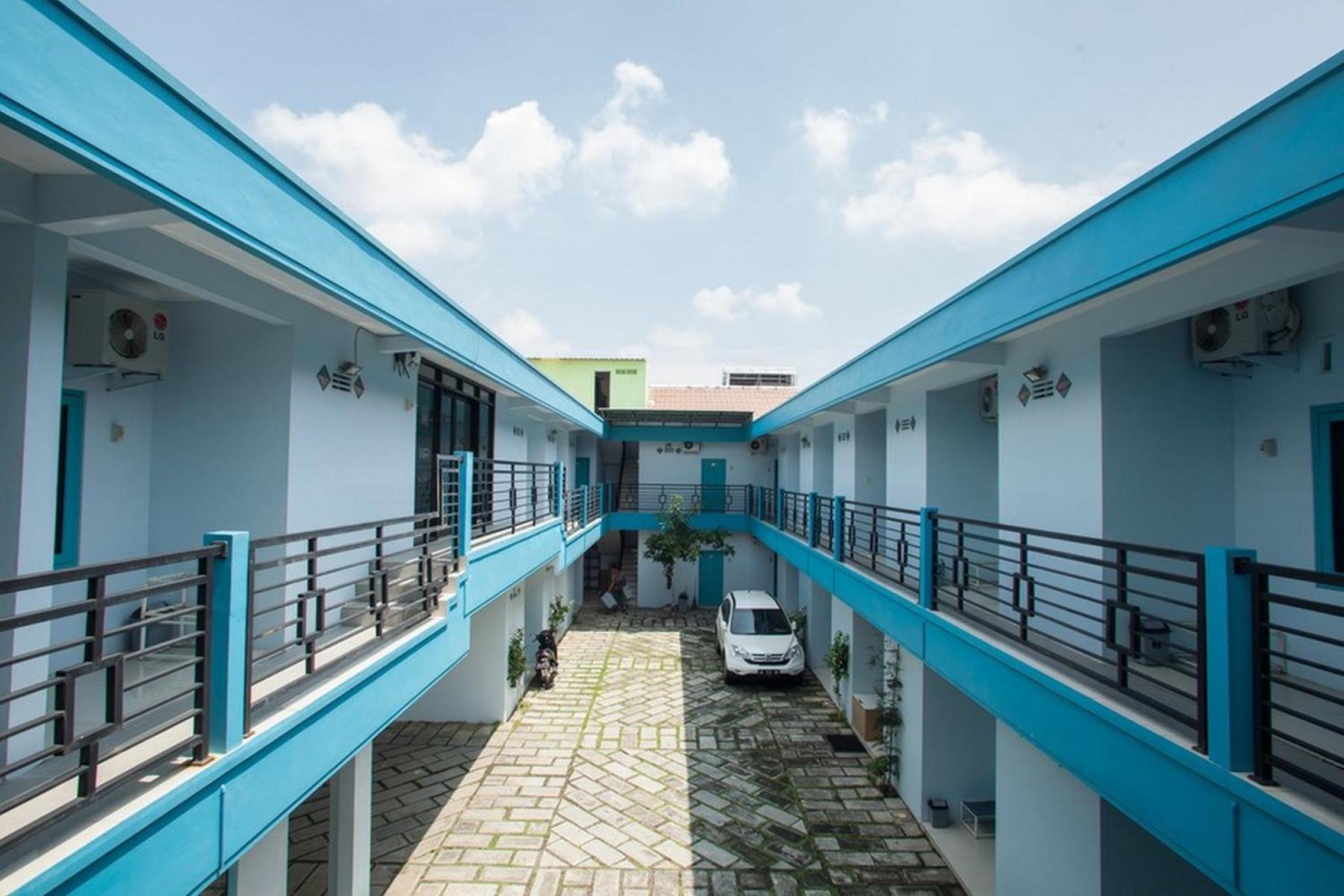 RedDoorz Syariah at Kartohardjo Madiun