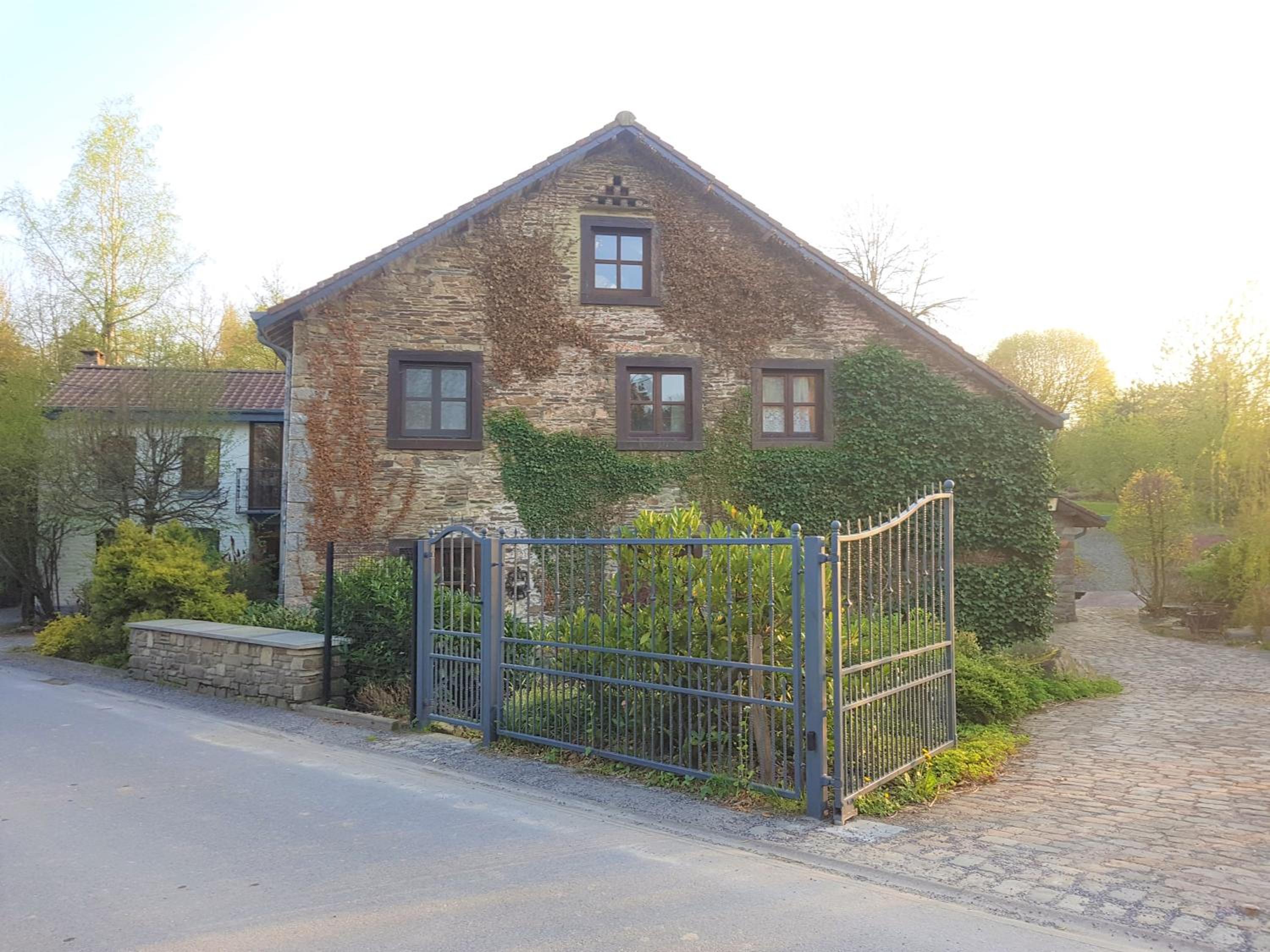 Hotel Ancien moulin de Vaux Chavanne - Image 1