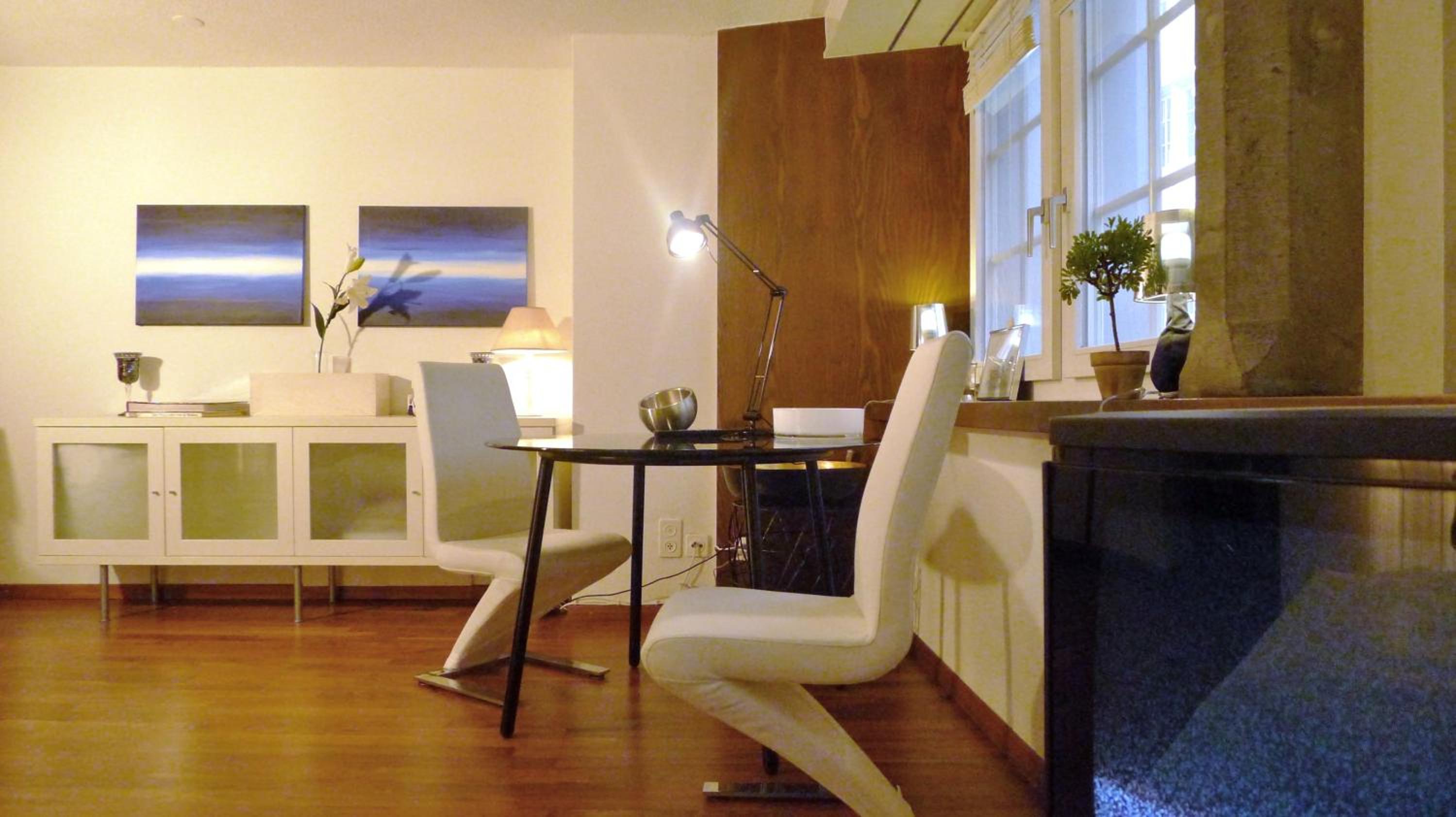 In the heart of Zurich - pedestrian area - close to central, main train station and riverside