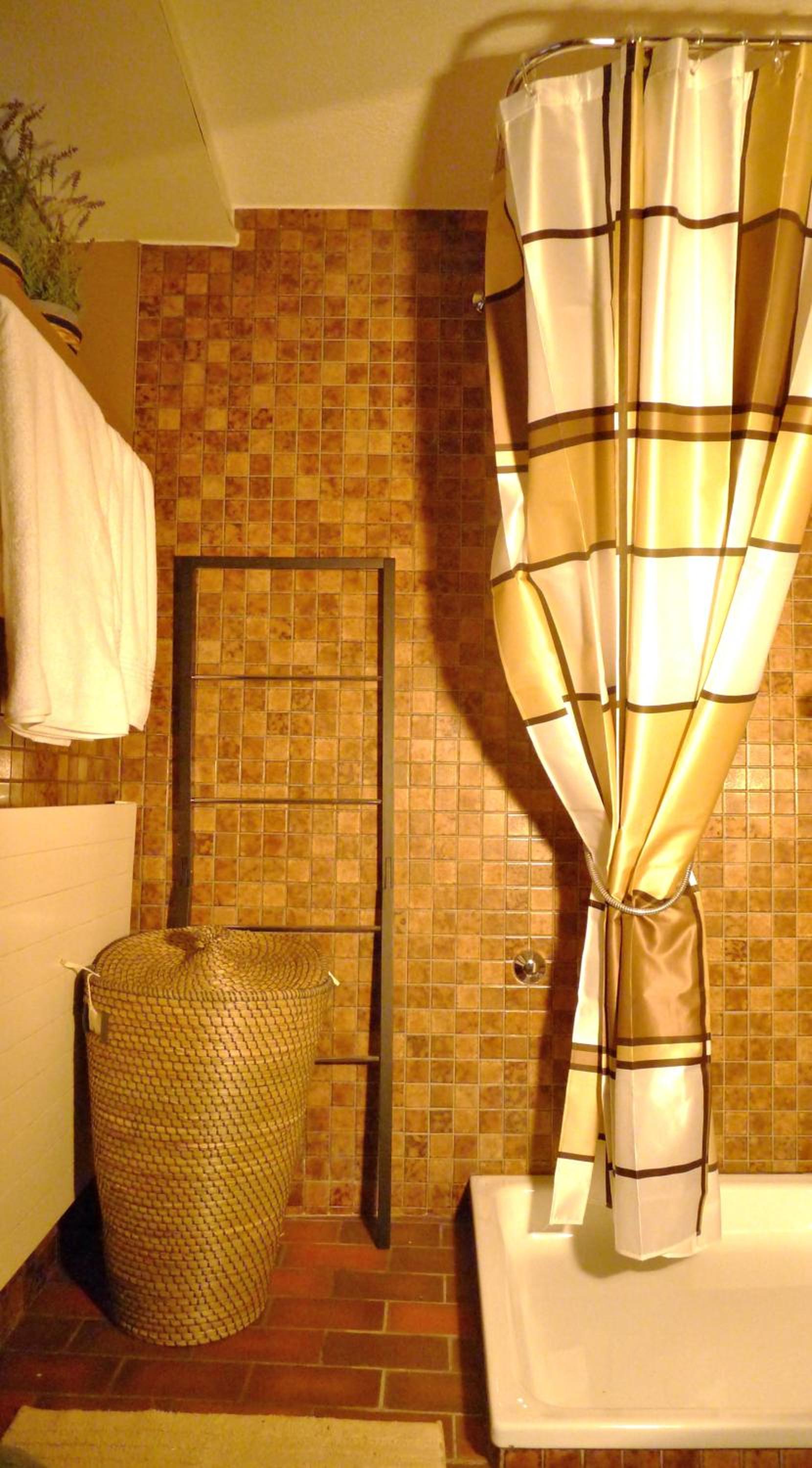 In the heart of Zurich - pedestrian area - close to central, main train station and riverside