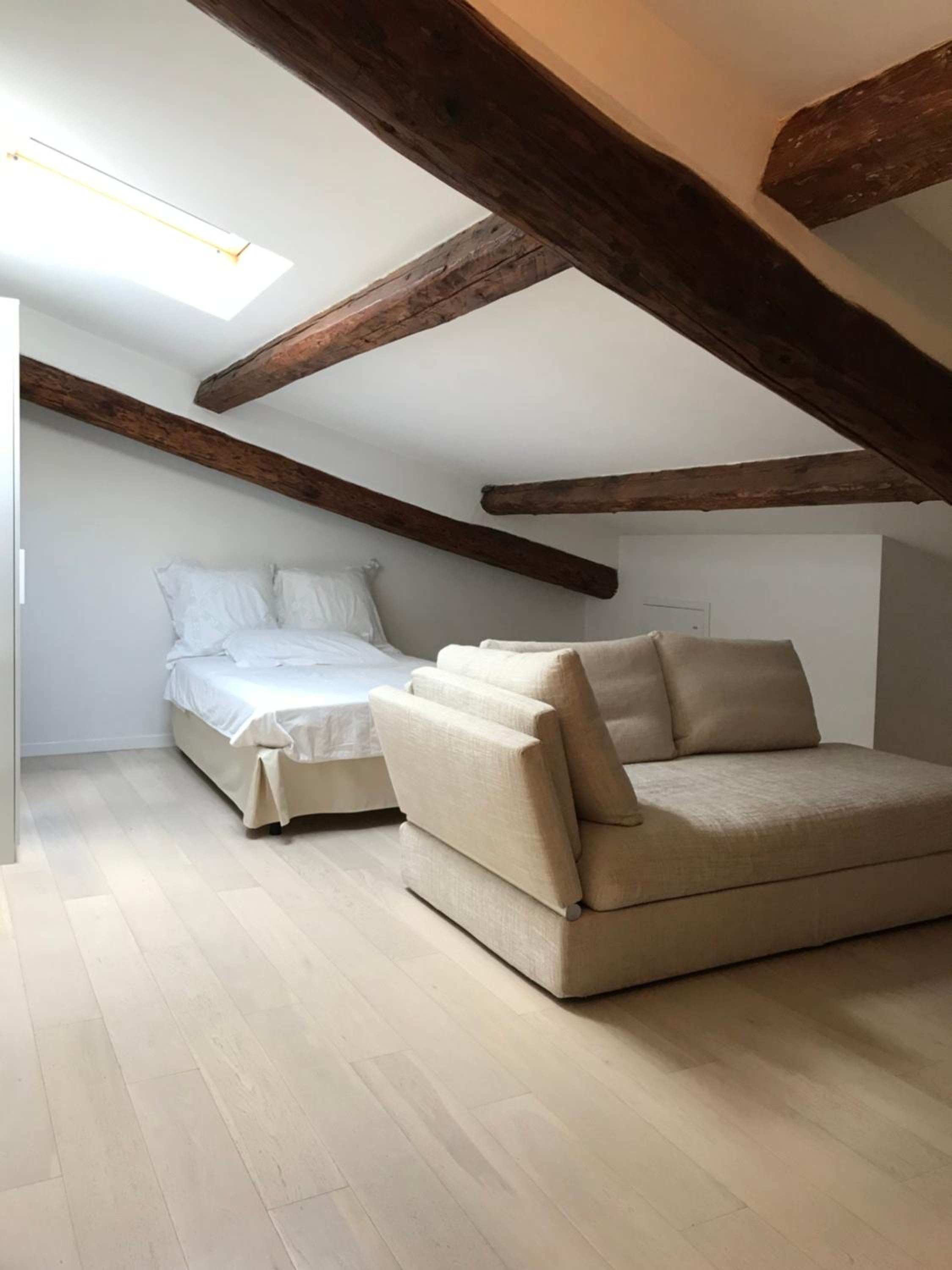 Santa Rosa Florence Apartments 3 Bedrooms - Private Parking