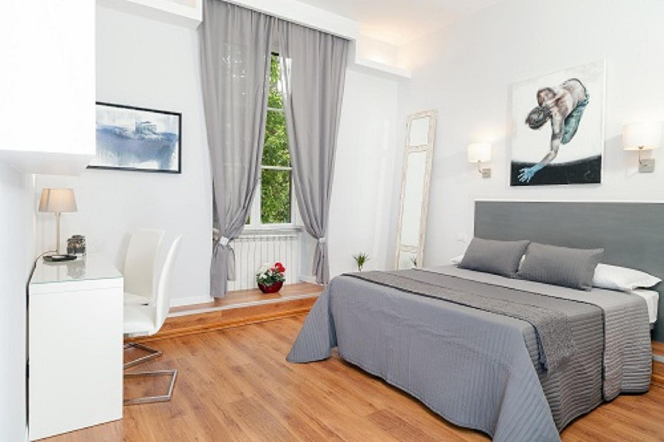 AmoRoma Suite