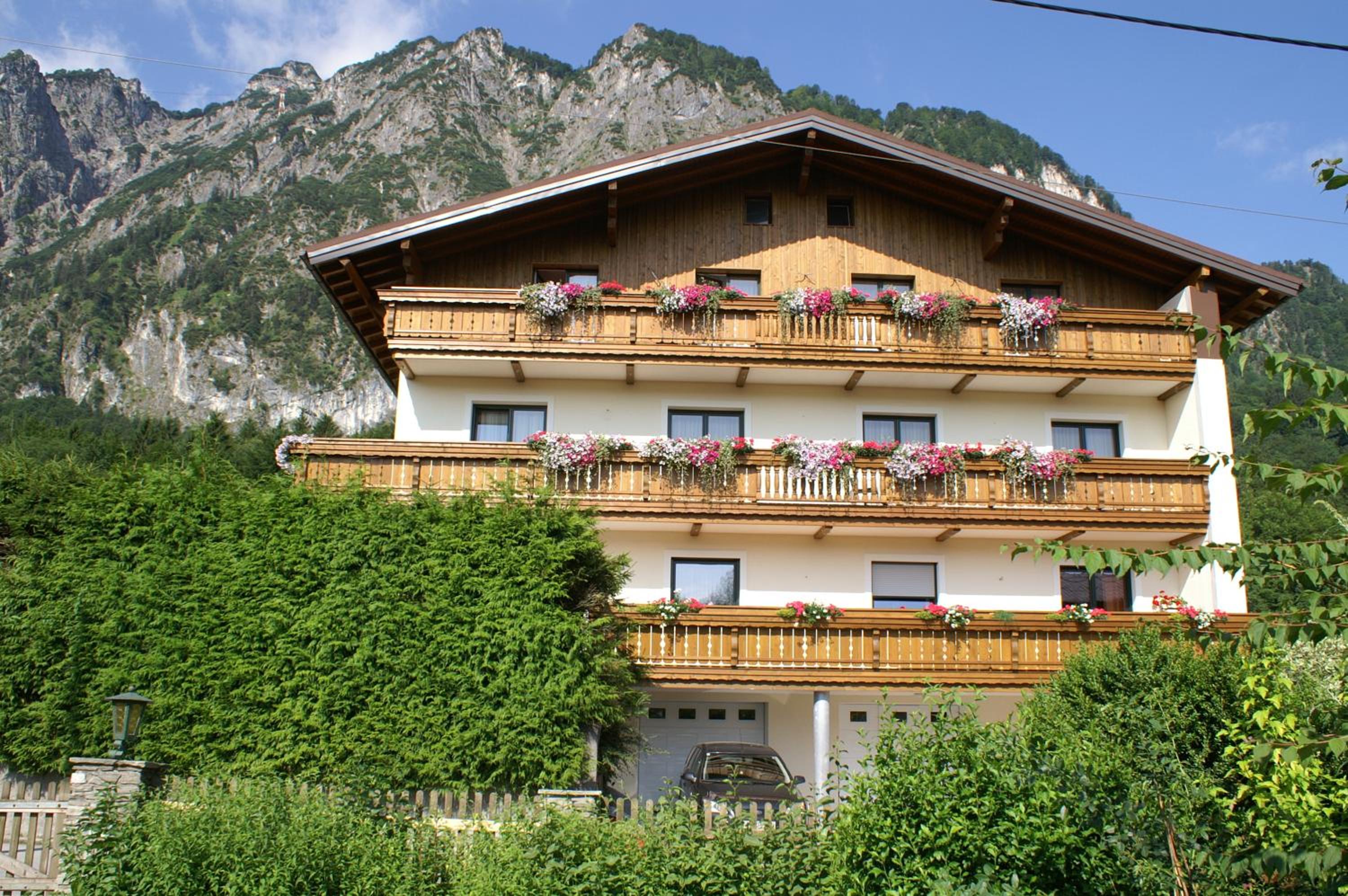 Hotel Pension Bergfried - Image 1