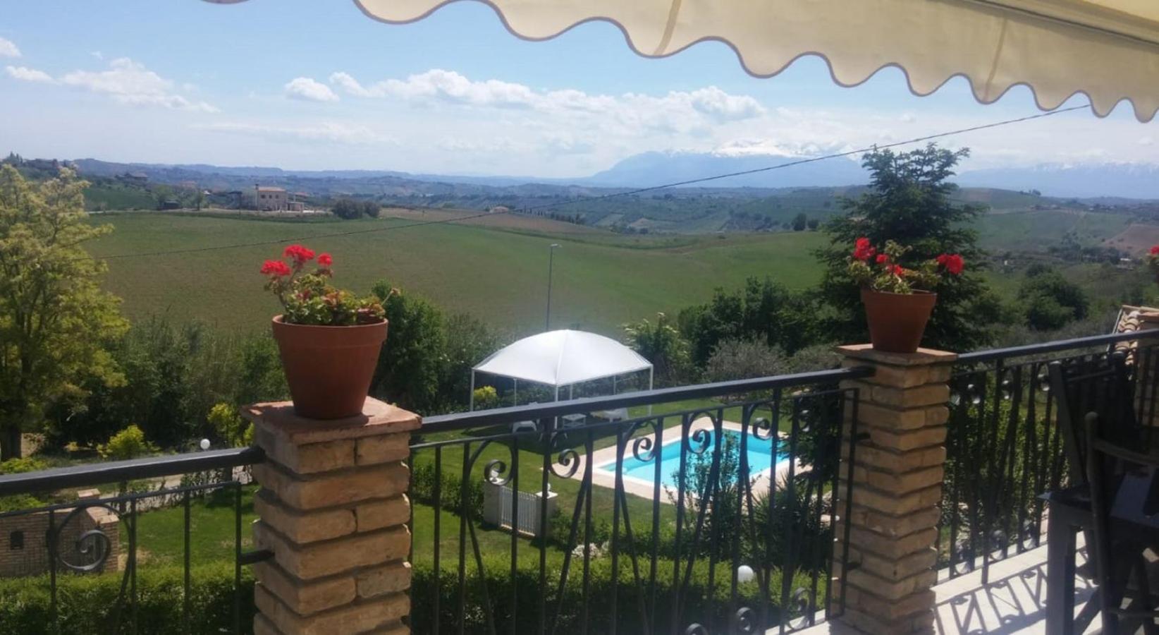 Tre Laghi Countryhouse Luminous with pool and aircon photo 3