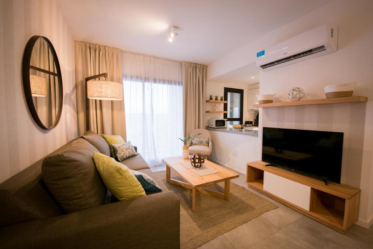 273 Avenida Victoria Aguirre I