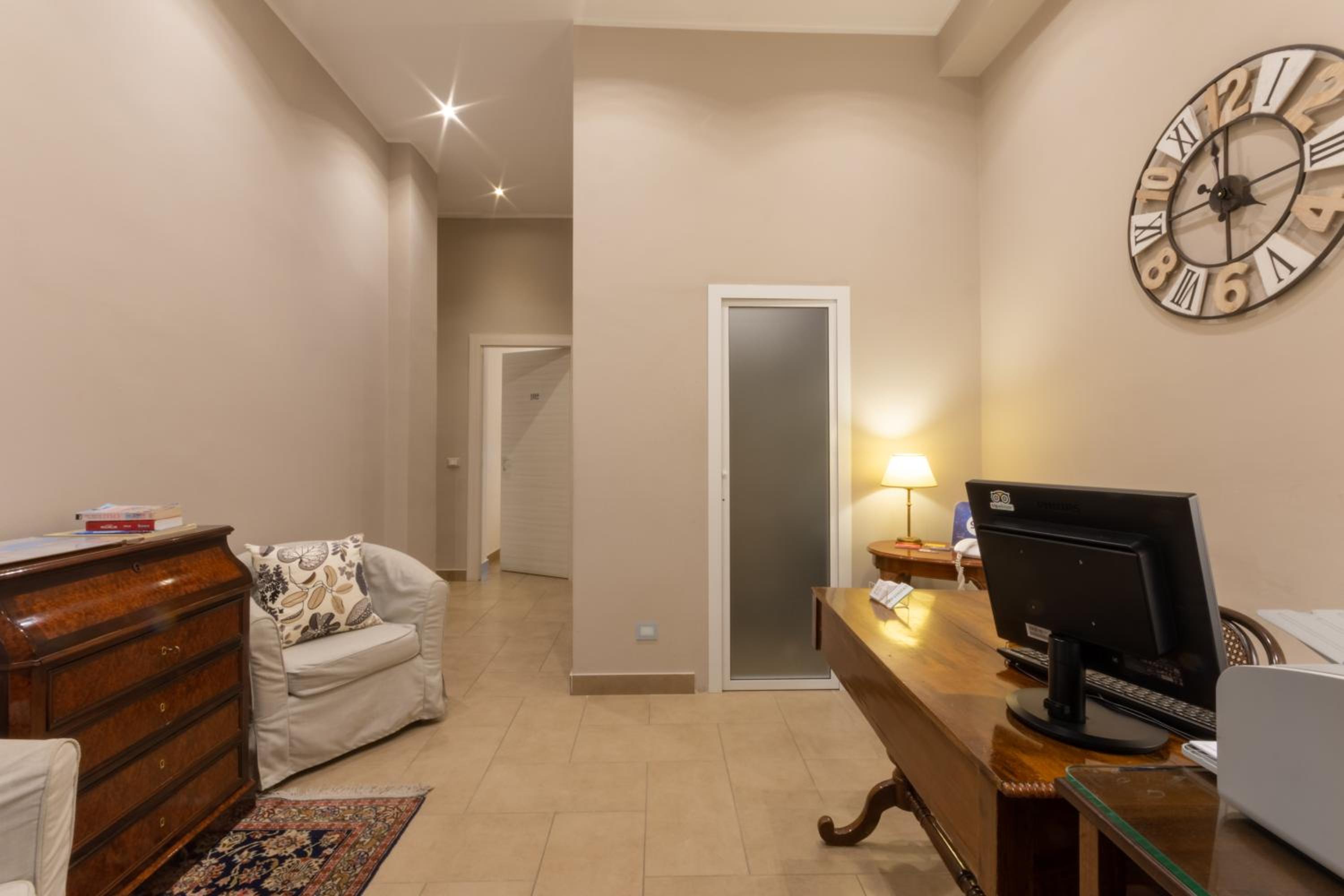 Hotel B&B Cairoli - Image 1