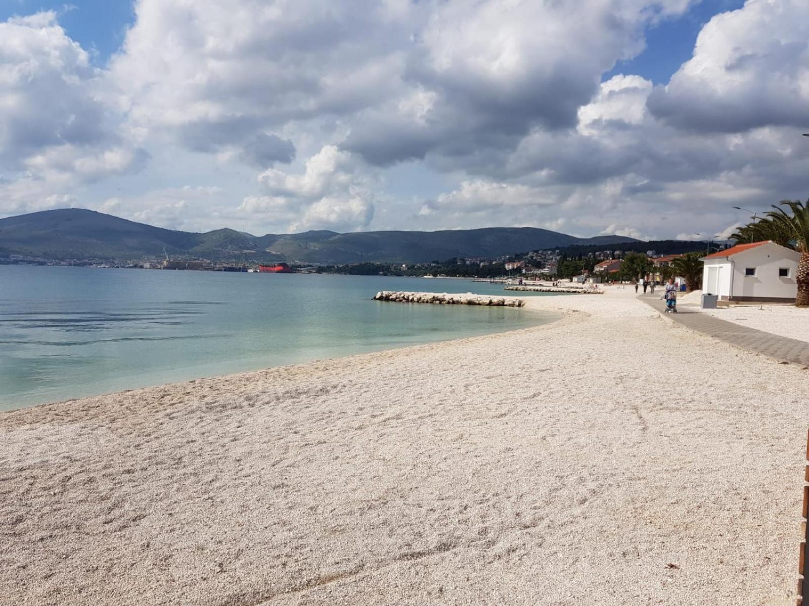 Apartment Radić-perfect location for summer activities view 3