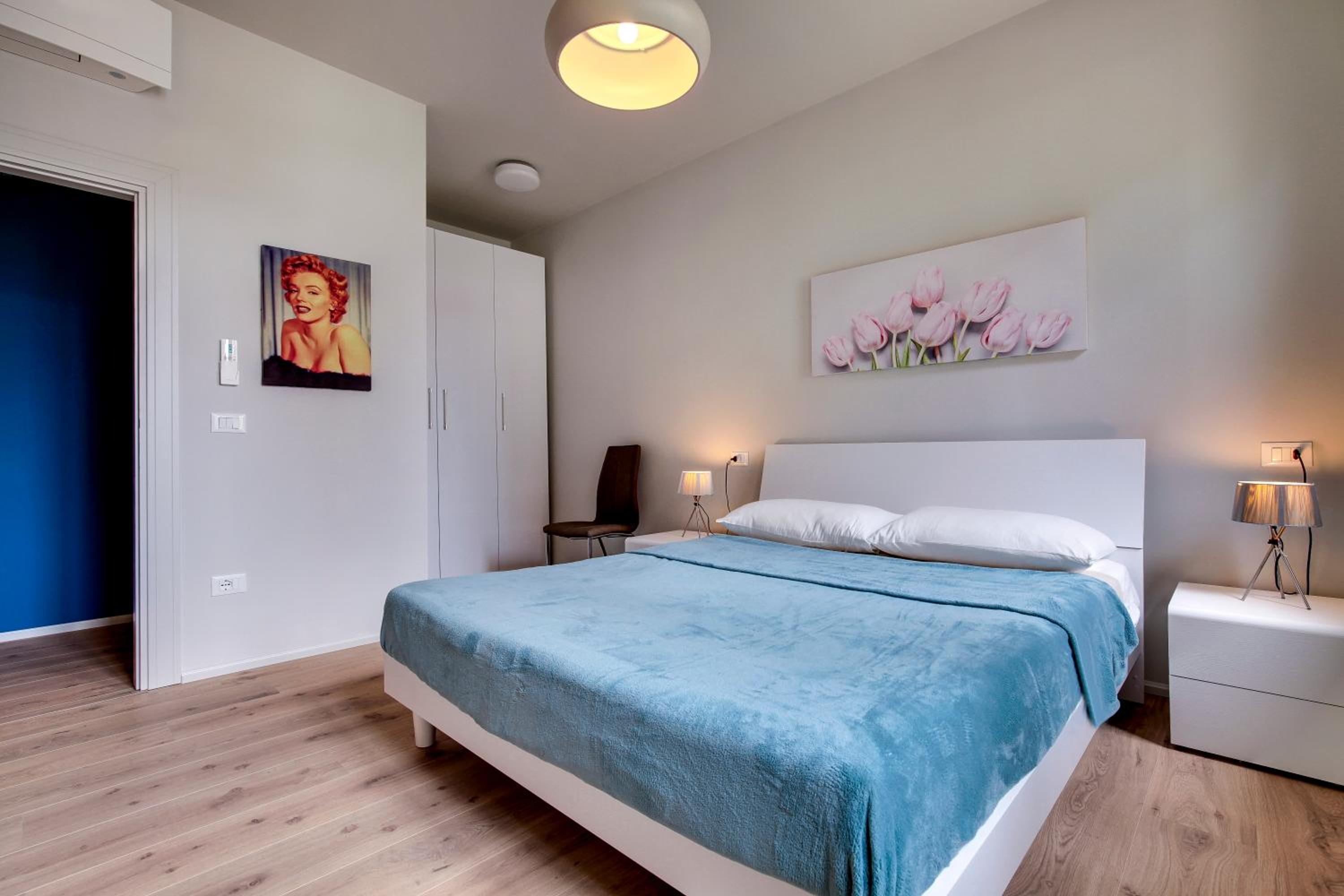 Lido's Garden Apartment view 4
