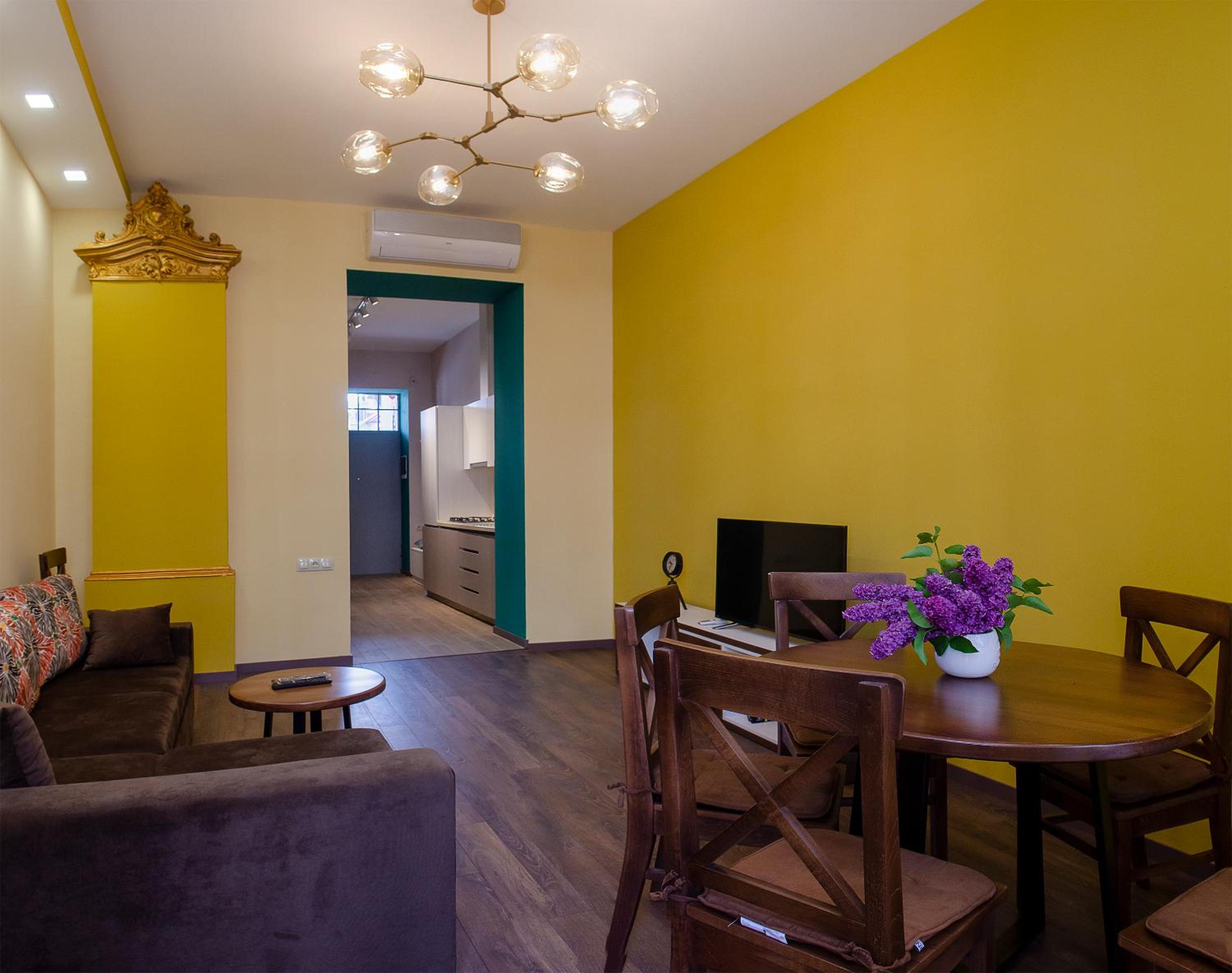 Home@97 on Aghmashenebeli Avenue view 4
