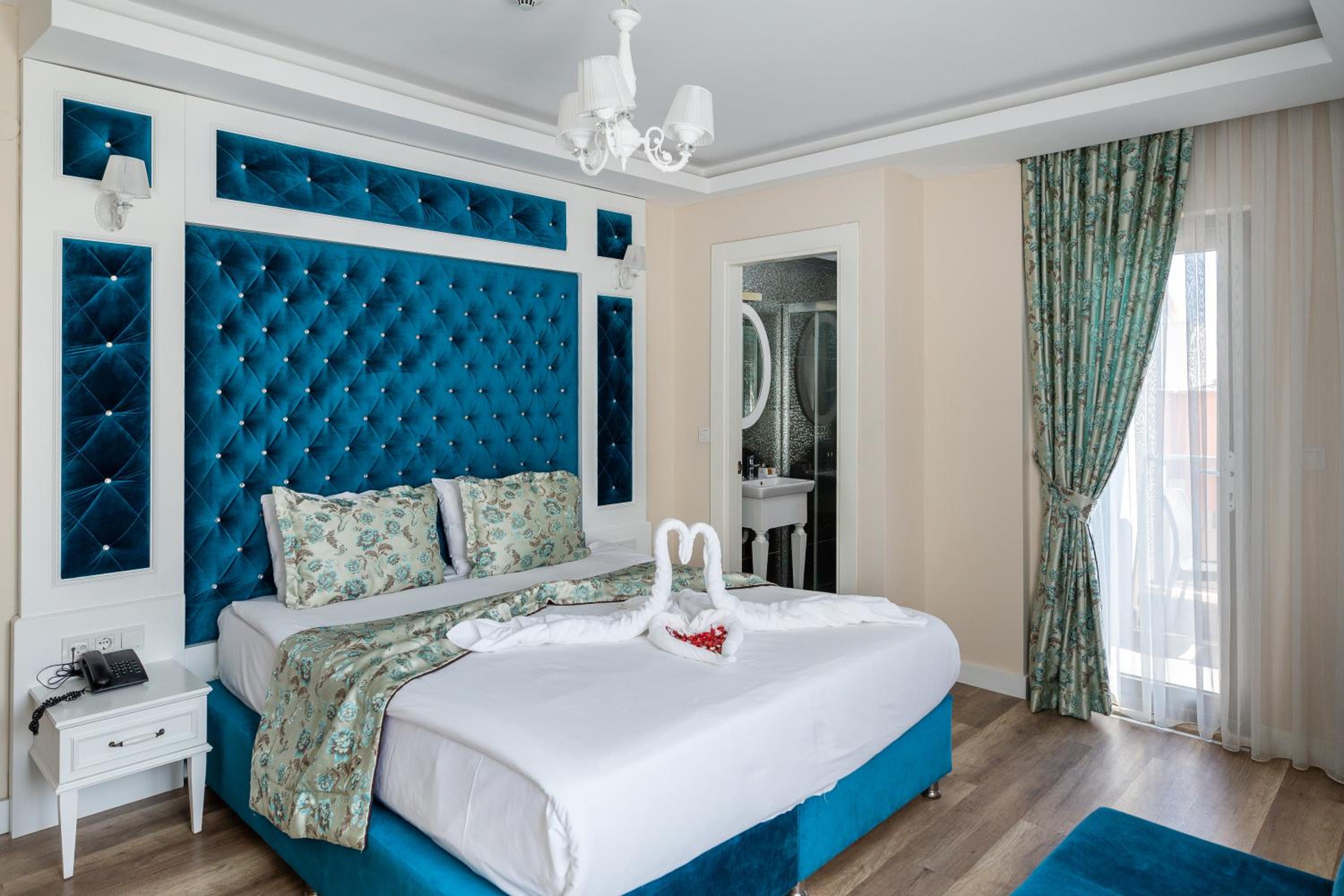 Microyal Hotel - Image 51