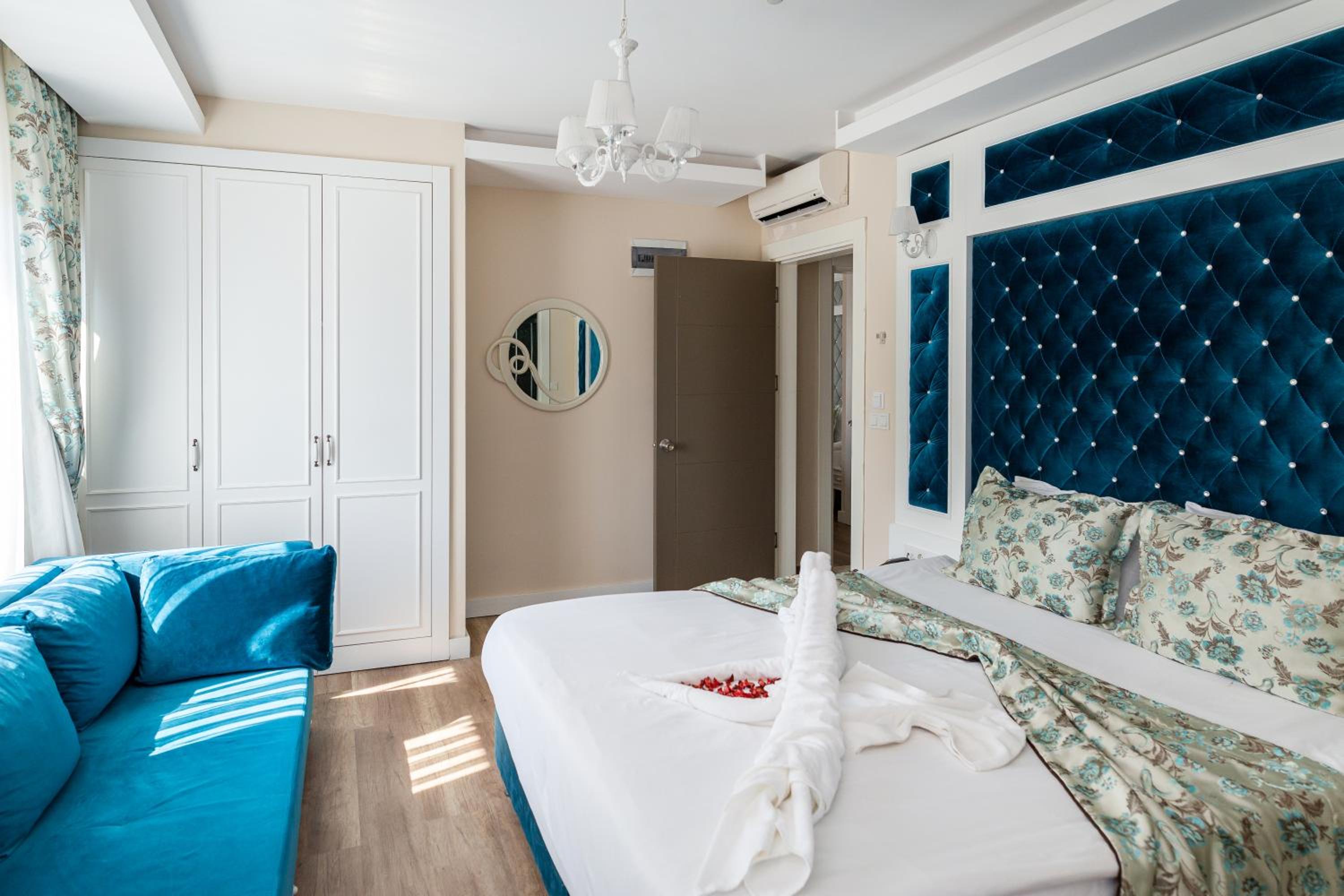 Microyal Hotel - Image 44