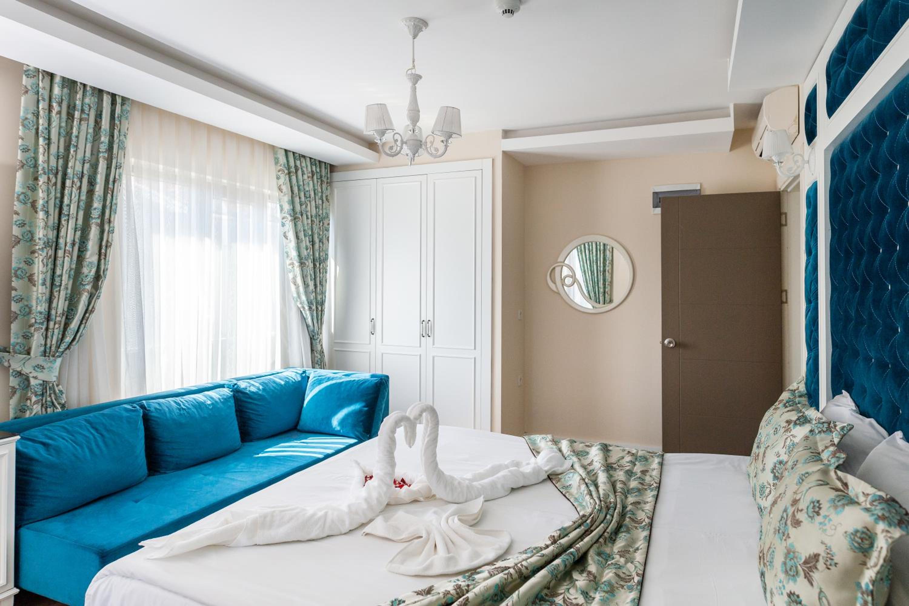 Microyal Hotel - Image 52