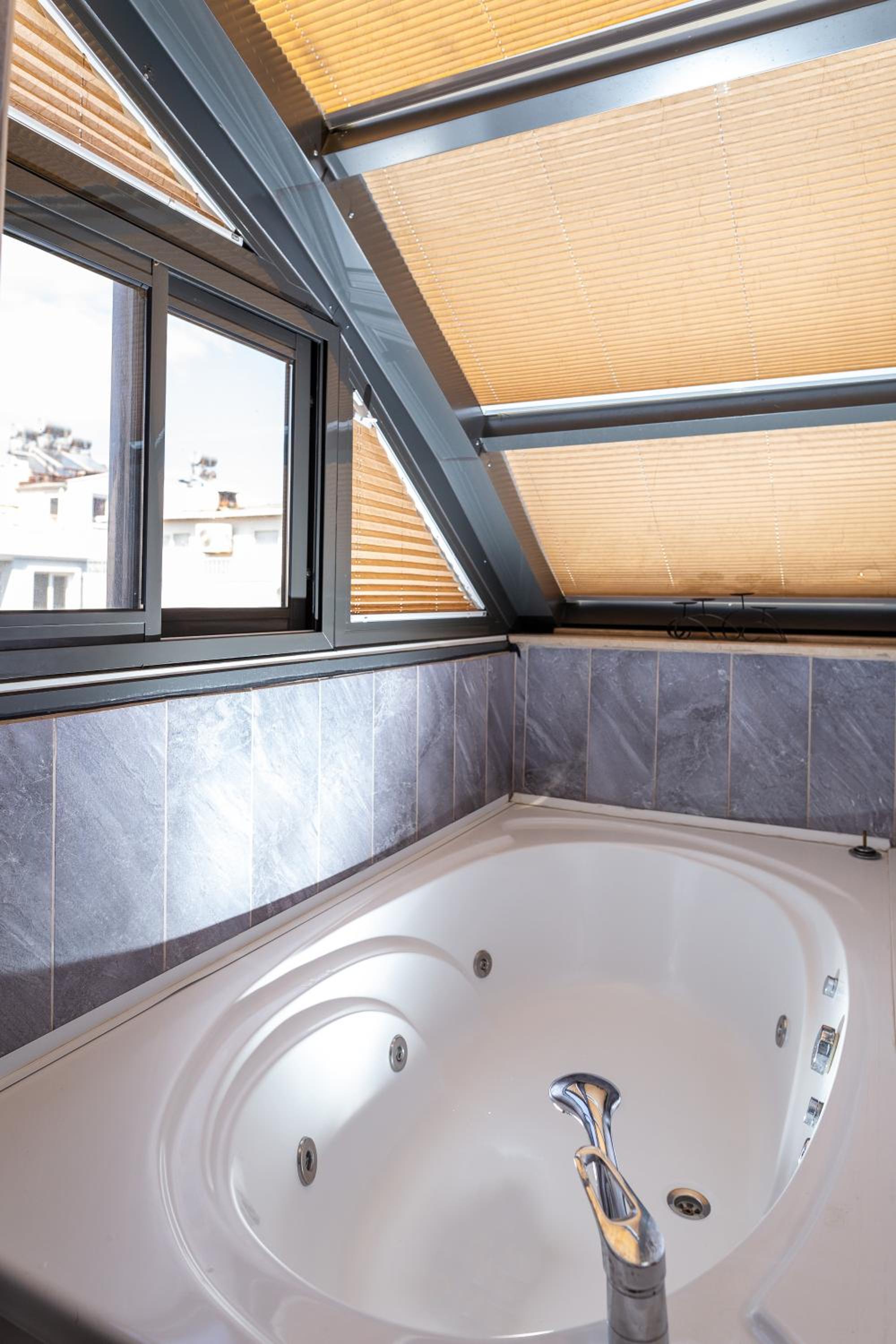 Microyal Hotel - Image 8