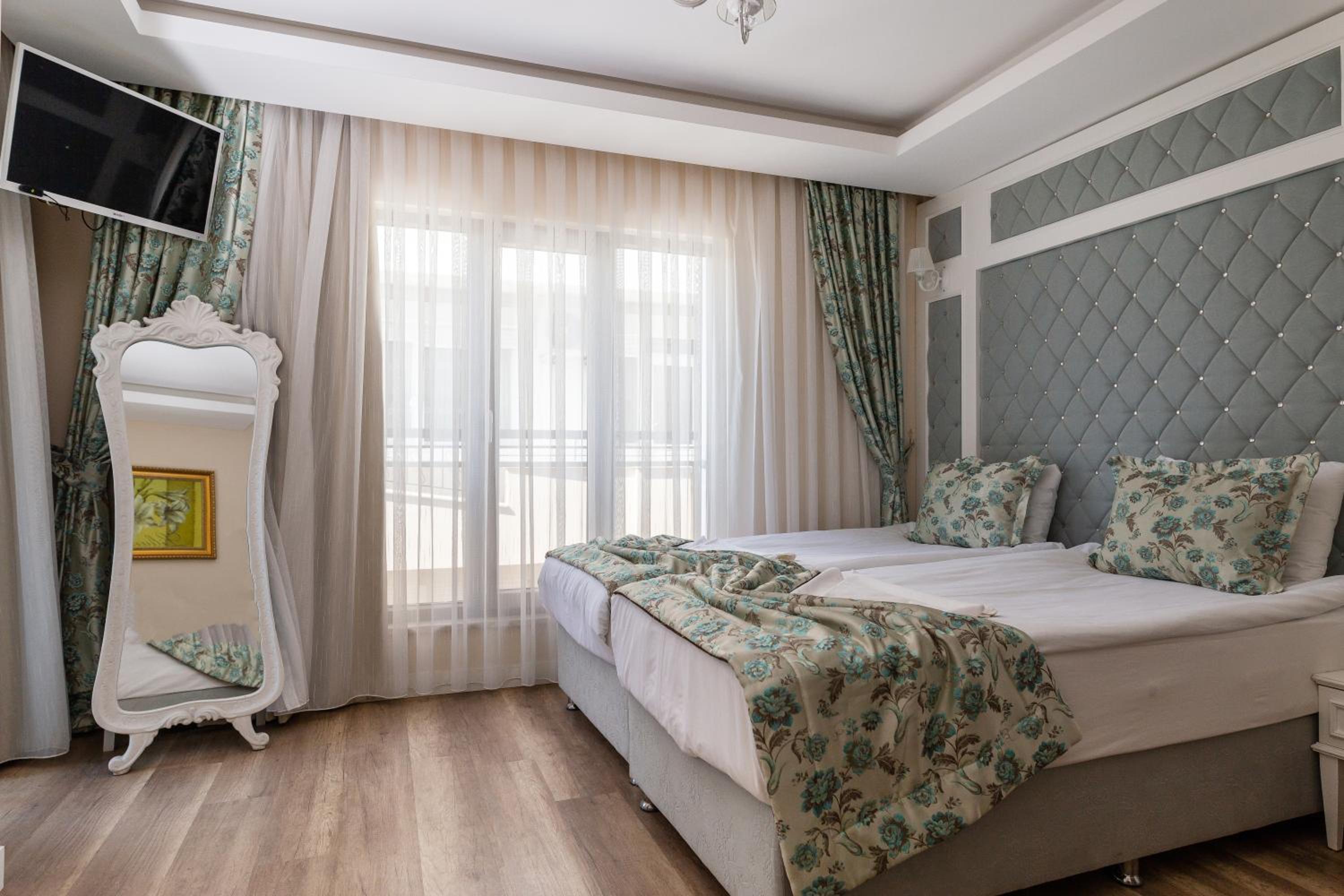 Microyal Hotel - Image 43