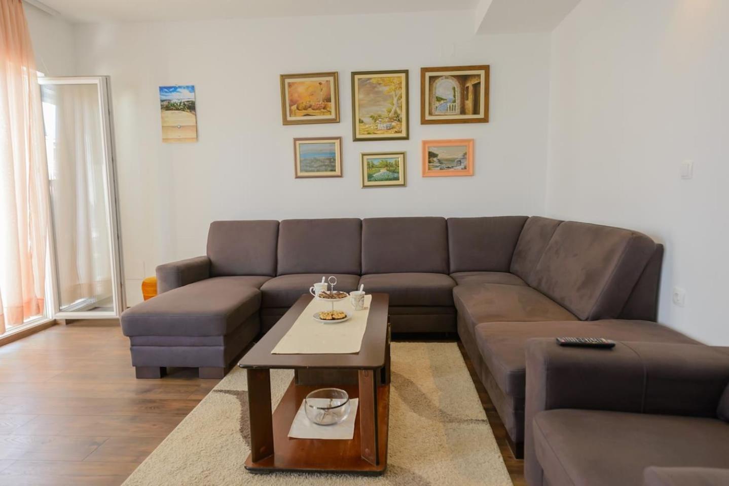 apartment by the sea and beach with roof terrace view 4