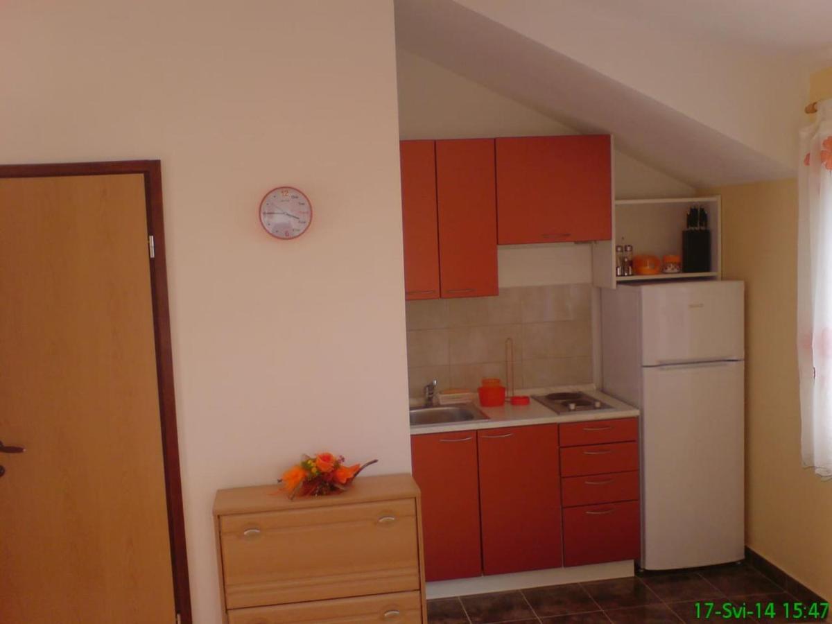 Orange studio Eni