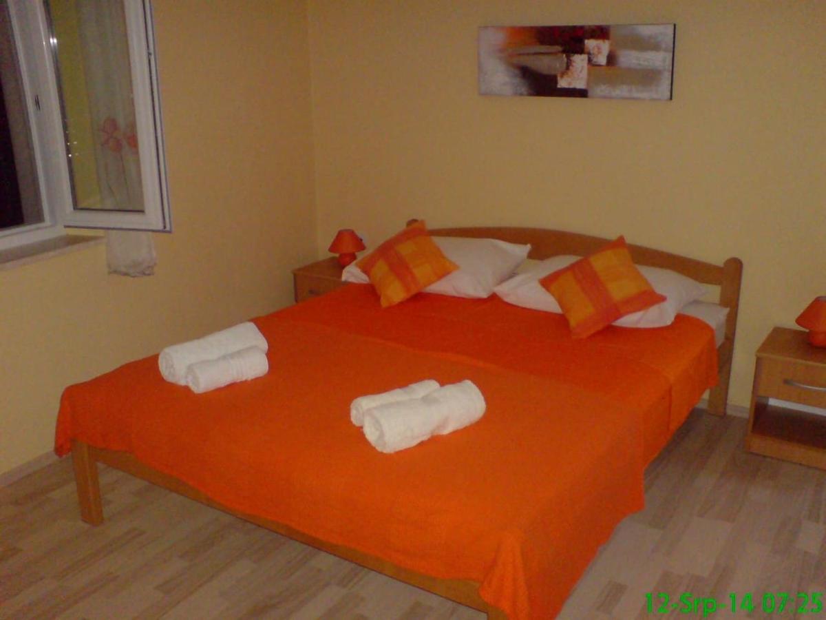 Orange studio Eni en Hvar