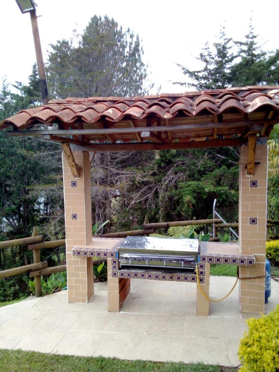Beautiful Lake View Villa. Lake Access & Near Town