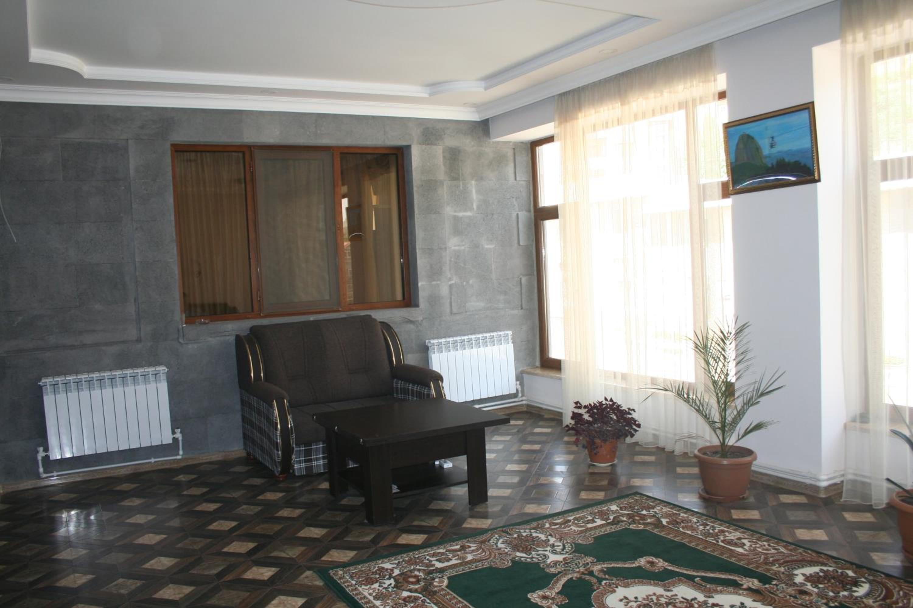 Hotel Noy