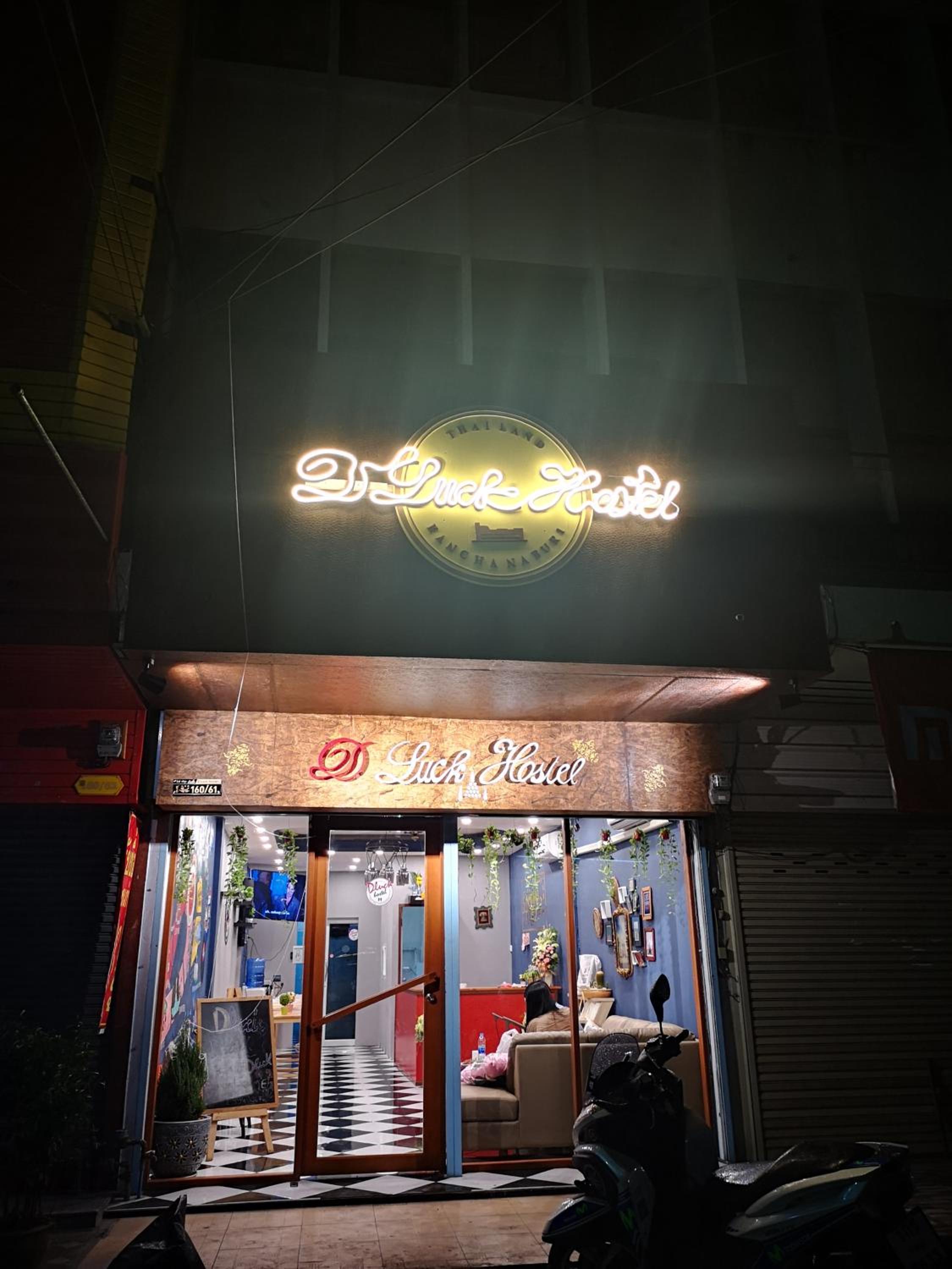 D​ Luck​ Hostel