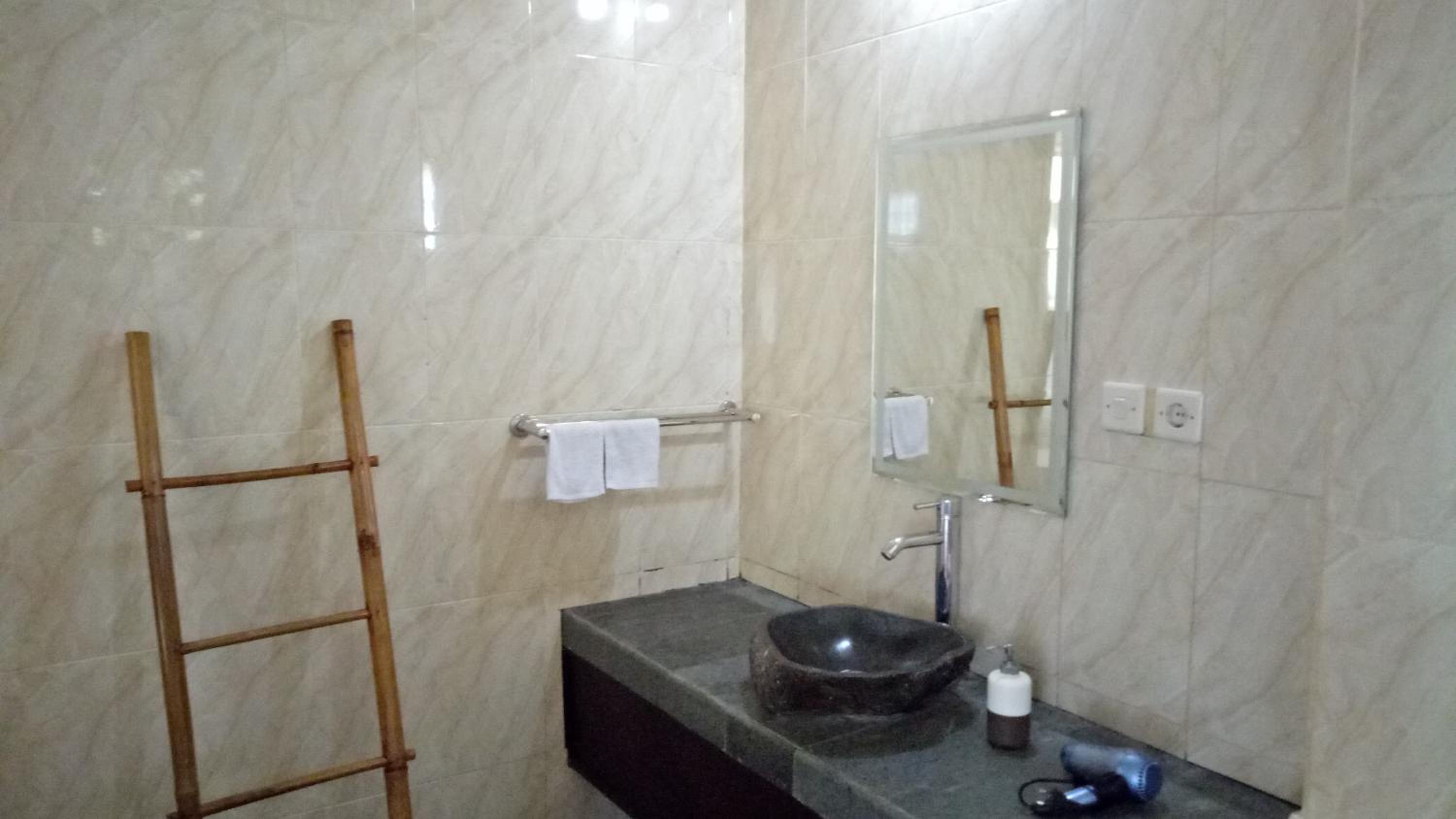 Atres Villa