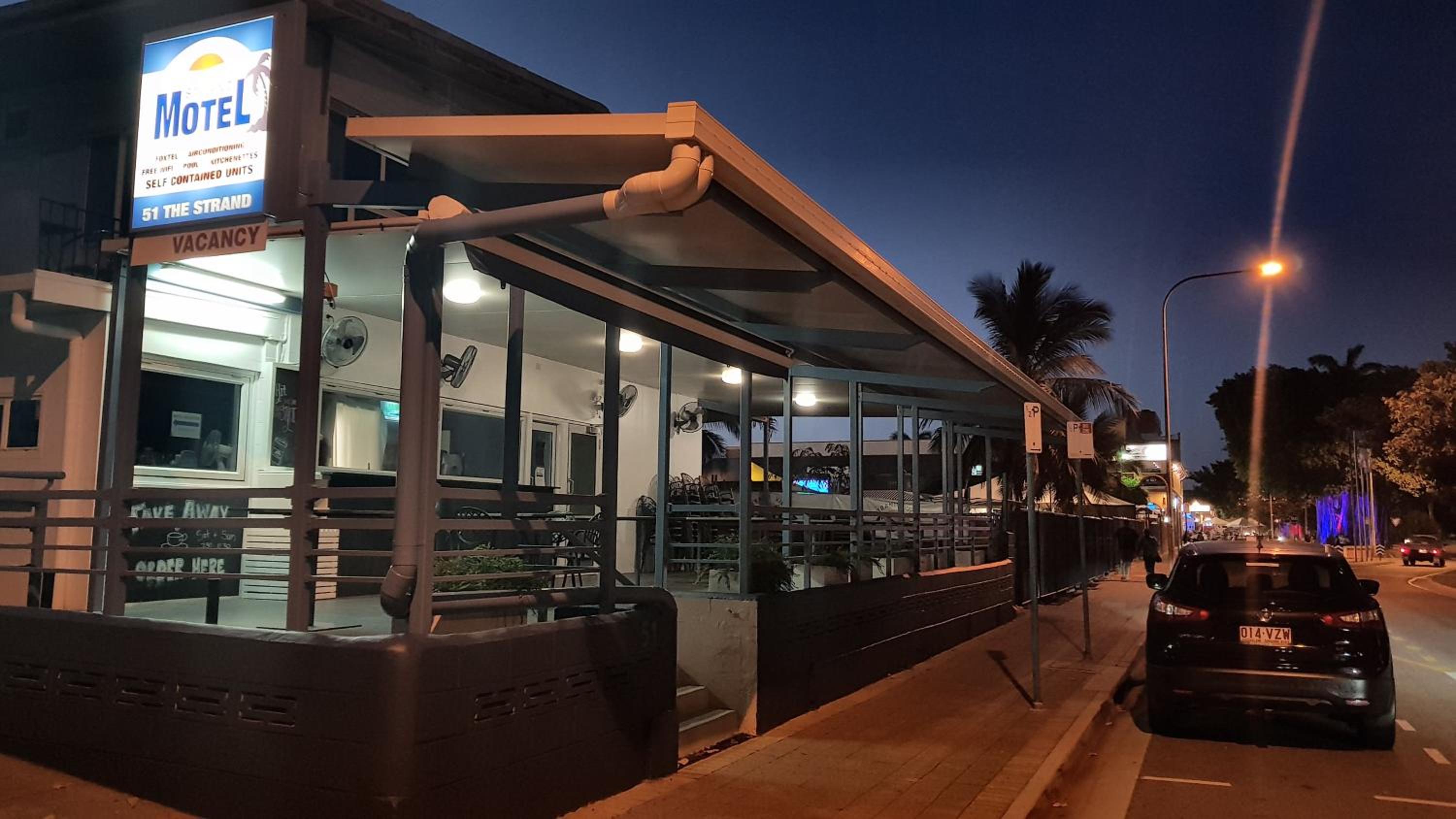 Strand Motel