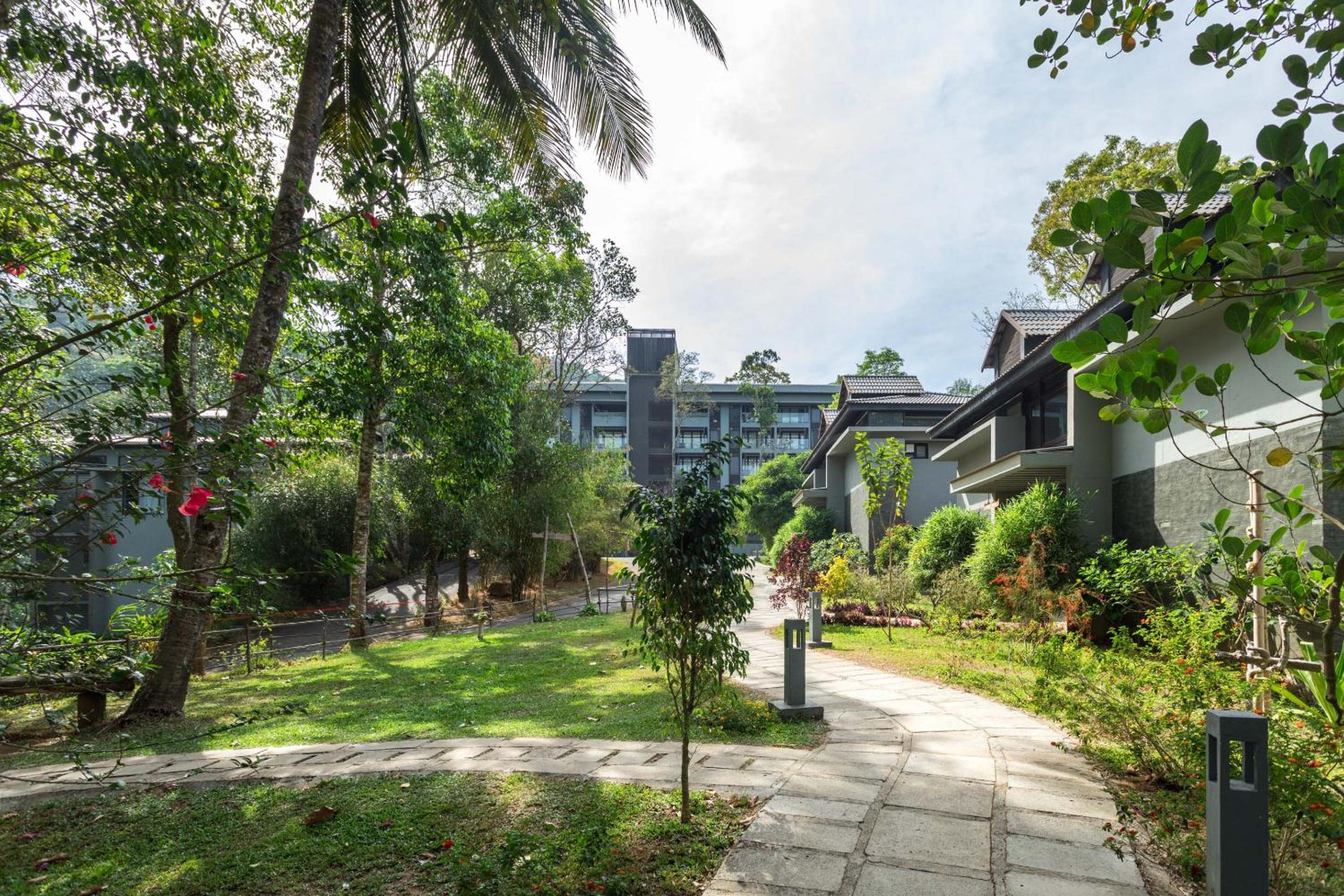 The Mountain Courtyard Thekkady