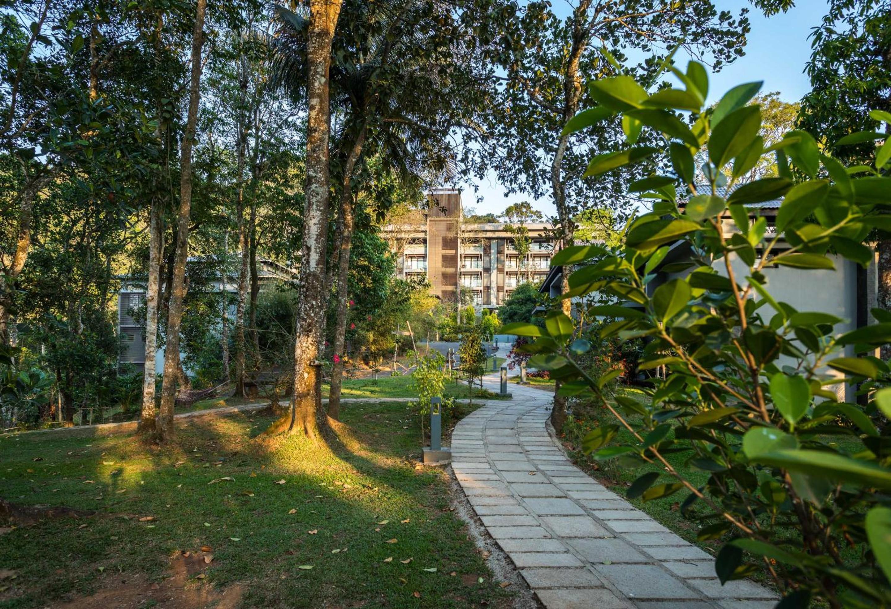 The Mountain Courtyard Thekkady