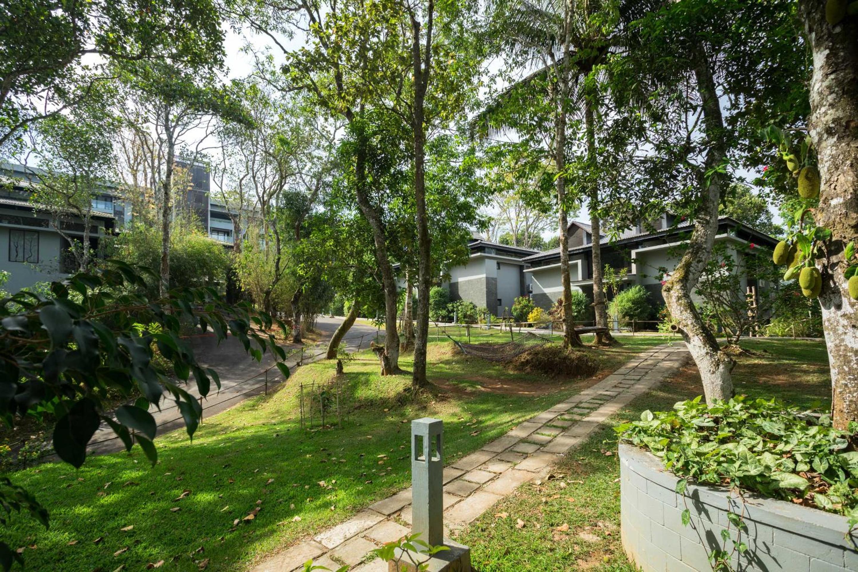 The Mountain Courtyard Thekkady